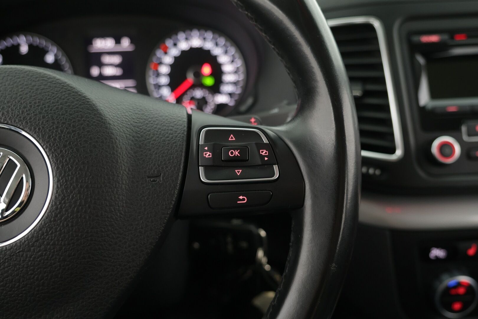 Volkswagen Sharan 2015 Family Edition Comfortline 2,0 TDI 103 kW (140 hv) BMT DSG-automaatti