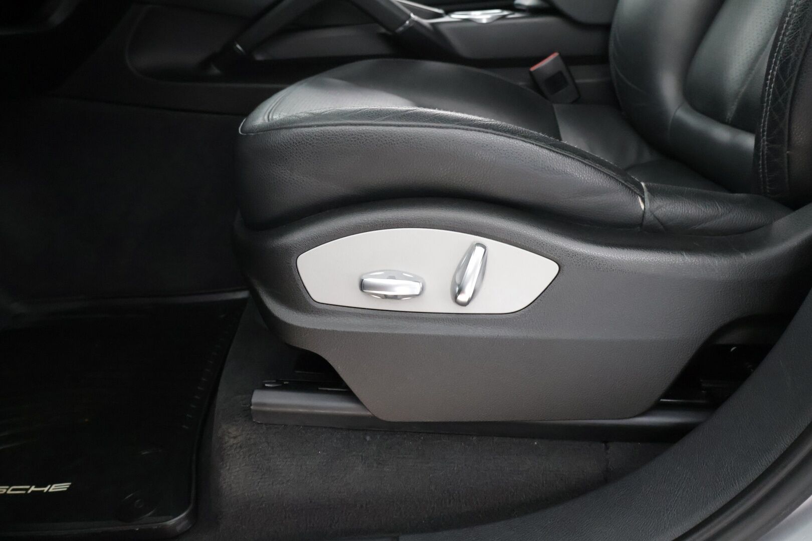 Porsche Cayenne 2011 S Tiptronic 4,8 V8 *YritysOutlet - Myydään vain yrityksille * - *YritysOutlet - Myydään vain yrityksille *  