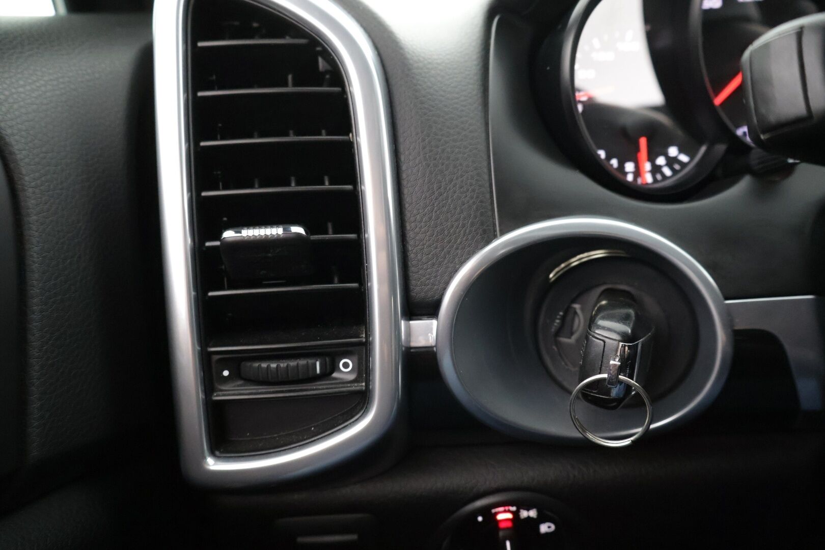 Porsche Cayenne 2011 S Tiptronic 4,8 V8 *YritysOutlet - Myydään vain yrityksille * - *YritysOutlet - Myydään vain yrityksille *  