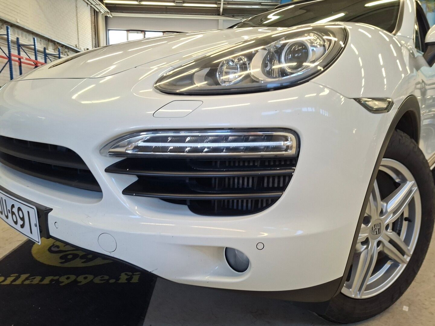 Porsche Cayenne 2011 Diesel Tiptronic * YritysOutlet - Myydään vain yrityksille / Panorama / PA-Lämmitin / Vetokoukku * - YritysOutlet - Myydään vain yrityksille / 2x Porschen vanteet! / Hyvin huollettu / Todella siisti! / Katsastus 01/2027