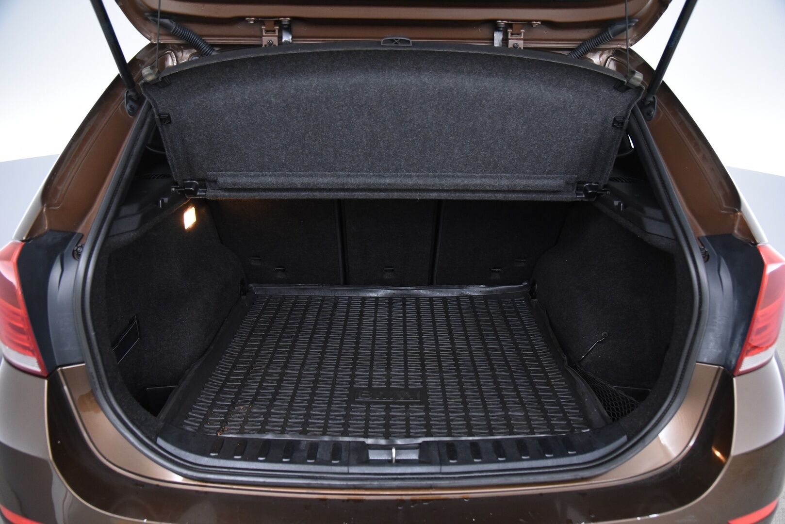 BMW X1 2013 sDrive16d TwinPower Turbo E84 Business xLine / Sporttinahat / HiFi / Prof.navi / Panorama - Tutkat / 2x renkaat / Huoltokirja - Osta nyt, maksa vasta ensi vuonna