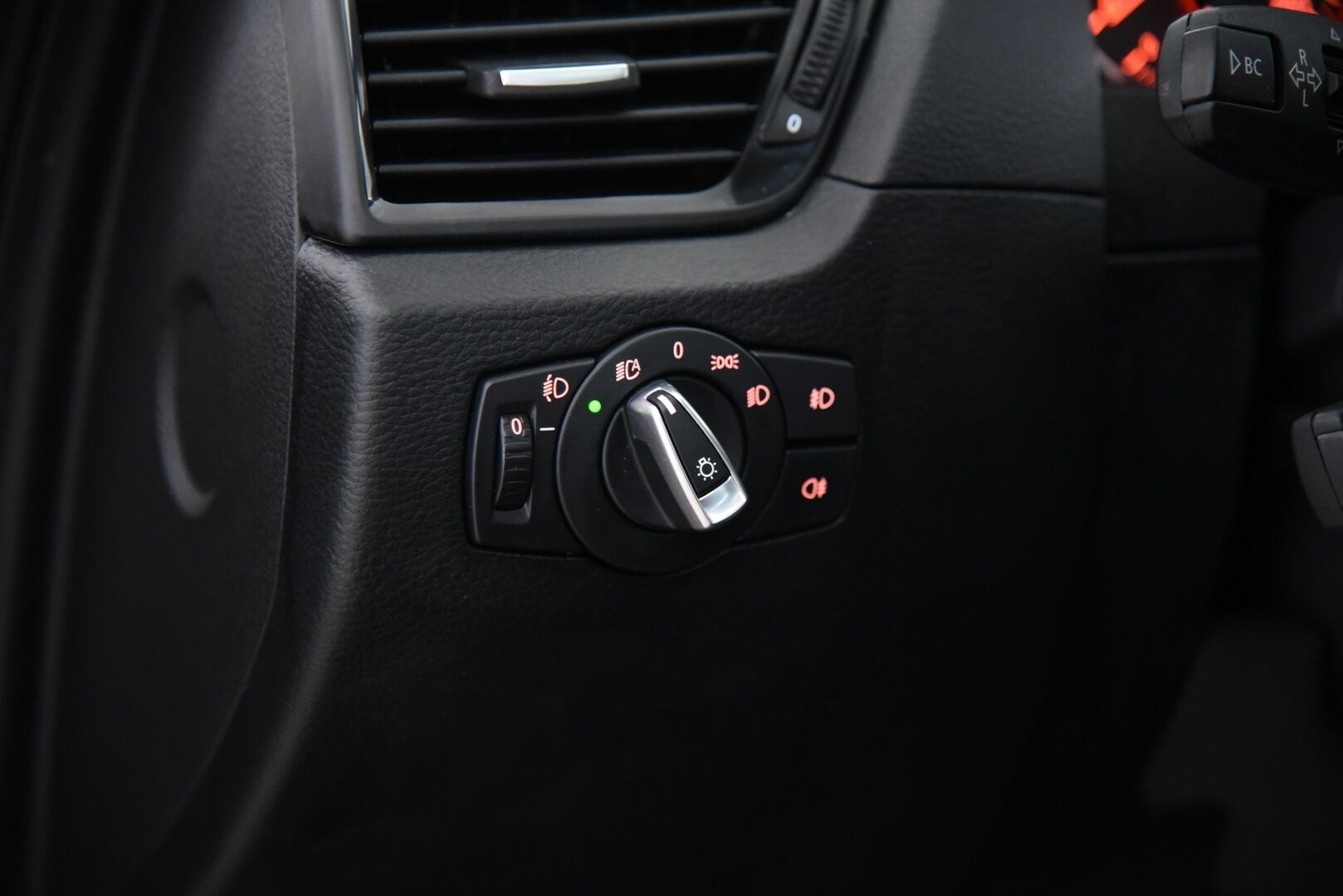 BMW X1 2013 sDrive16d TwinPower Turbo E84 Business xLine / Sporttinahat / HiFi / Prof.navi / Panorama - Tutkat / 2x renkaat / Huoltokirja - Osta nyt, maksa vasta ensi vuonna