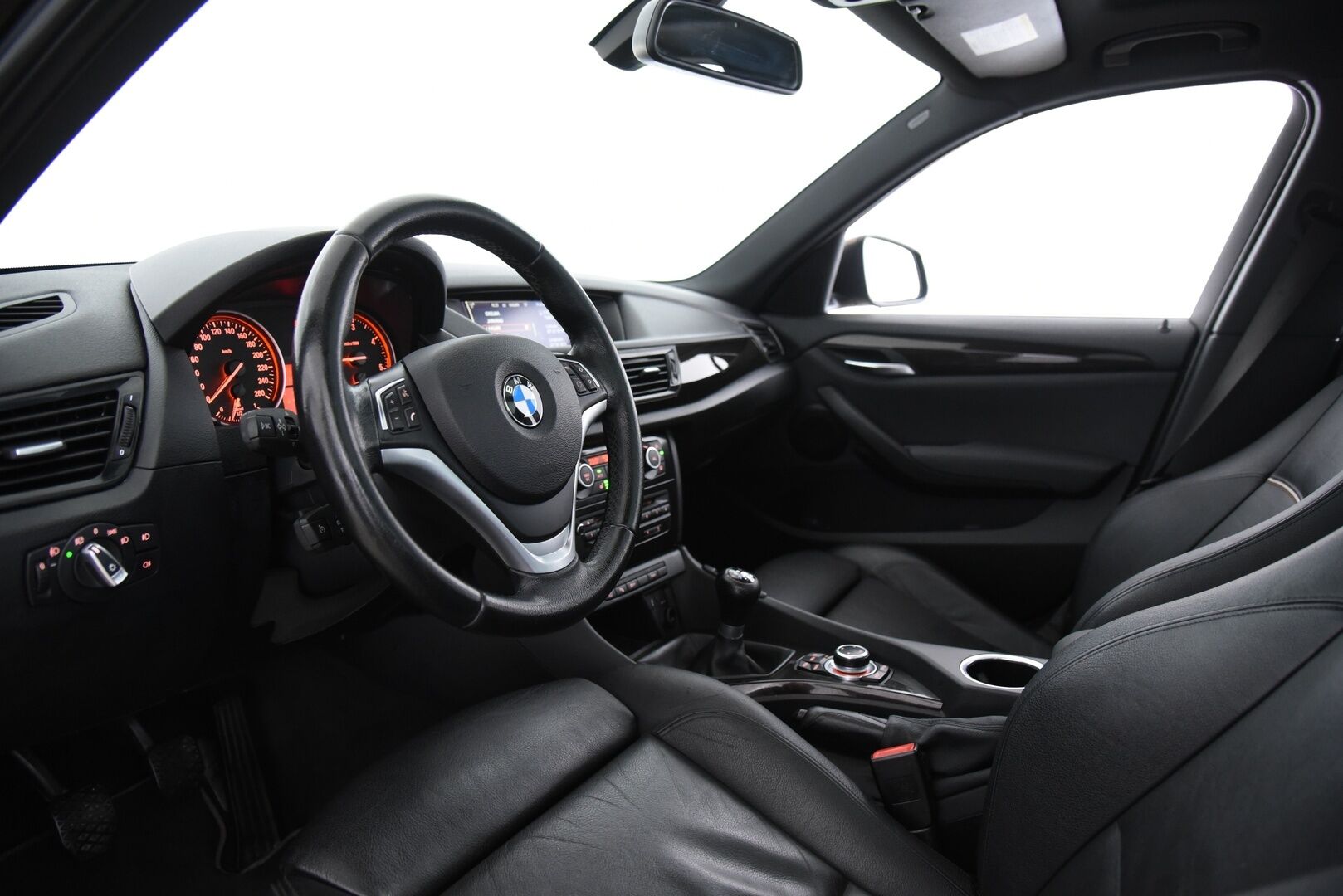 BMW X1 2013 sDrive16d TwinPower Turbo E84 Business xLine / Sporttinahat / HiFi / Prof.navi / Panorama - Tutkat / 2x renkaat / Huoltokirja - Osta nyt, maksa vasta ensi vuonna