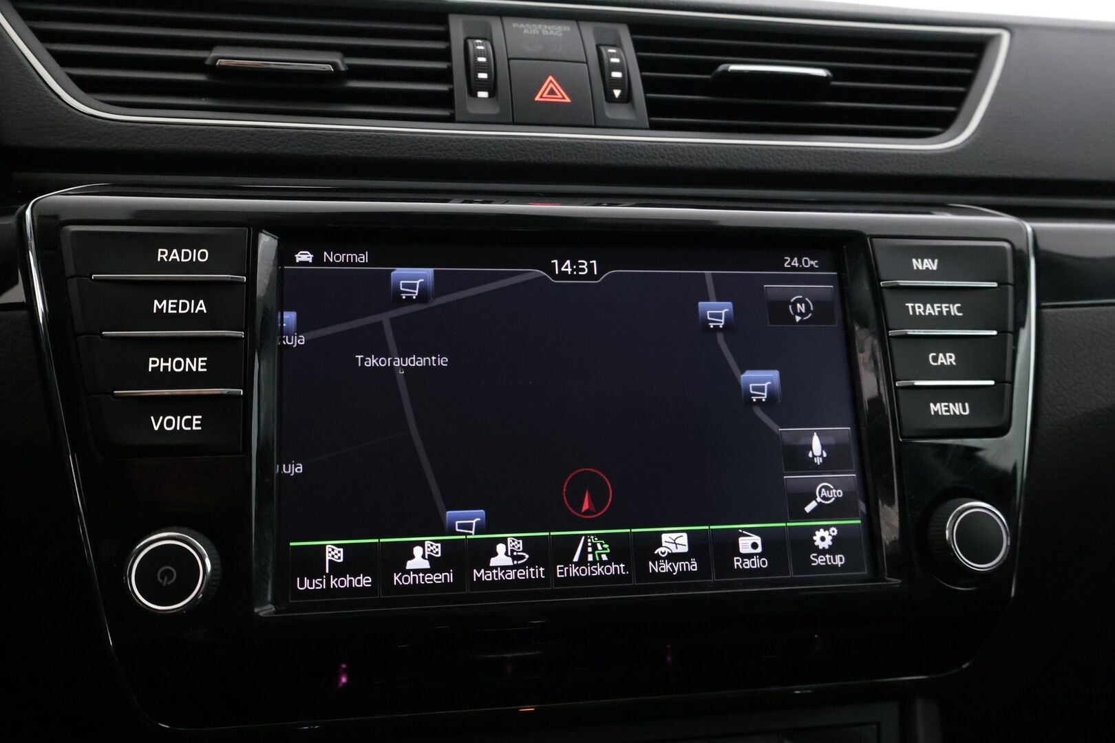Skoda Superb 2016 Combi 2,0 TDI 190 4x4 L&K DSG Autom. * Webasto / Panorama / Canton / Tuuletetut istuimet / Vetokoukku / ACC / S.Luukku * - * Juuri huollettu! / Jakohihna 03/2024 / Suomi-auto / 2x Renkaat *