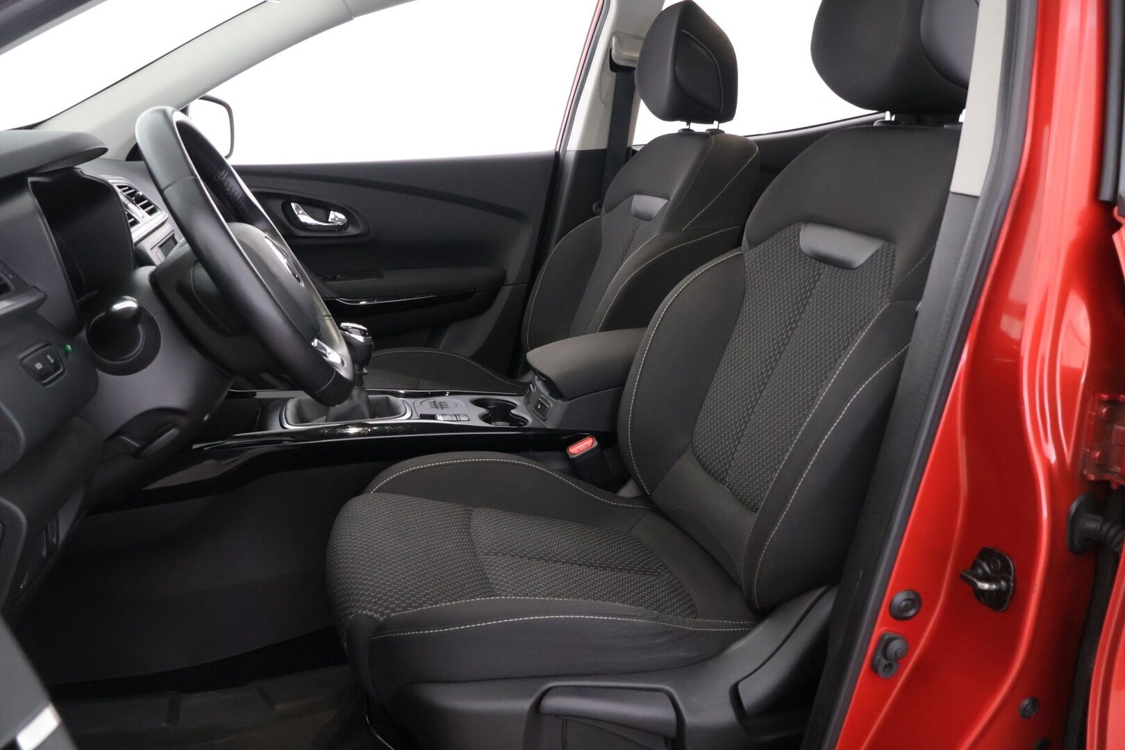 Renault Kadjar 2016 Energy TCe 130 Zen - *Lohkolämm. / Navi / Tutkat / Keyless / Vakkari*