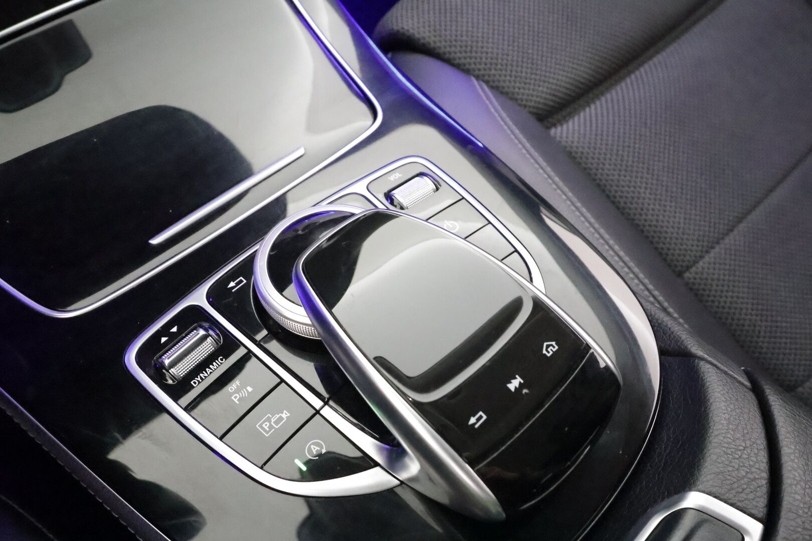 Mercedes-Benz E 2016 220 d A Premium Business * Distronic+ / Multibeam / 360° / Sportpenkit / Navi / Kaistavahti / Keyless * - *Juuri tehty B huolto / Suomi-auto / Kahdet renkaat&vanteet*