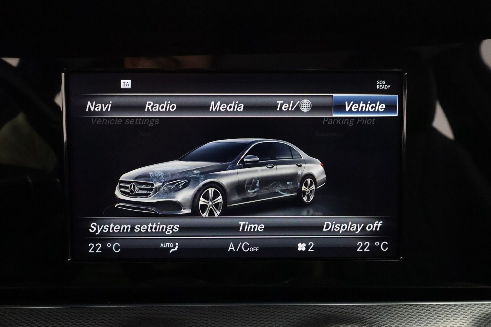 Mercedes-Benz E 2016 220 d A Premium Business * Distronic+ / Multibeam / 360° / Sportpenkit / Navi / Kaistavahti / Keyless * - *Juuri tehty B huolto / Suomi-auto / Kahdet renkaat&vanteet*