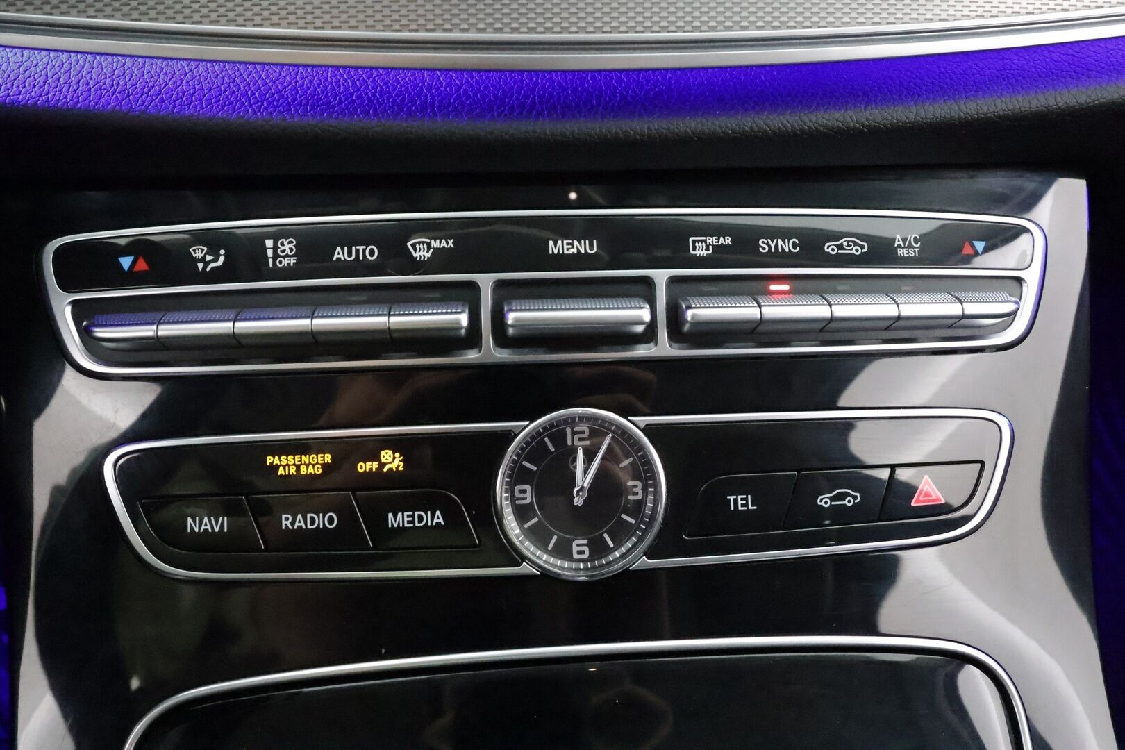 Mercedes-Benz E 2016 220 d A Premium Business * Distronic+ / Multibeam / 360° / Sportpenkit / Navi / Kaistavahti / Keyless * - *Juuri tehty B huolto / Suomi-auto / Kahdet renkaat&vanteet*