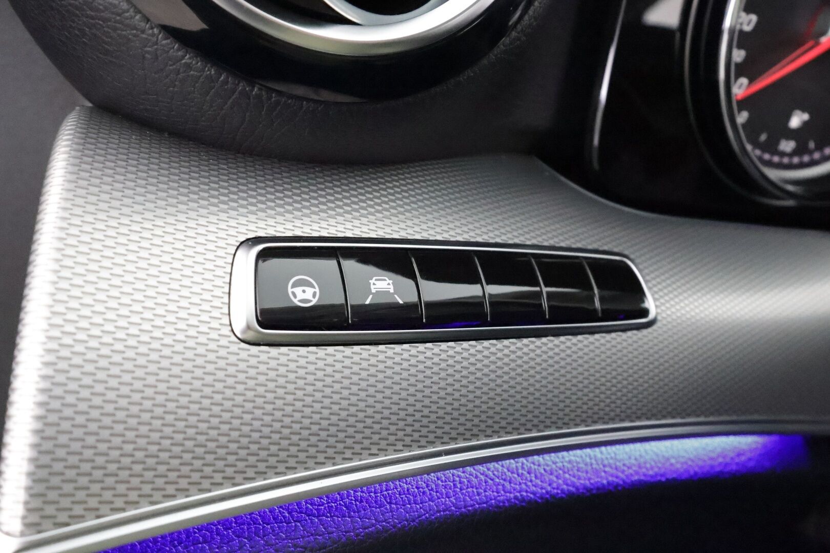 Mercedes-Benz E 2016 220 d A Premium Business * Distronic+ / Multibeam / 360° / Sportpenkit / Navi / Kaistavahti / Keyless * - *Juuri tehty B huolto / Suomi-auto / Kahdet renkaat&vanteet*