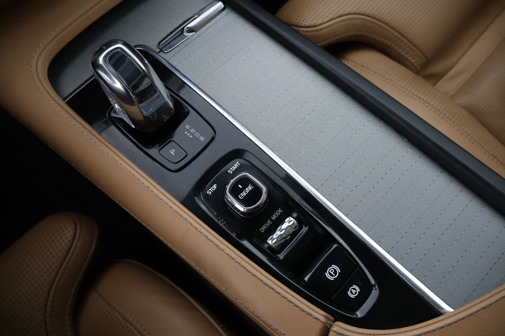 Volvo XC90 2016 T8 Twin Engine AWD Inscription aut * Bowers & Wilkins / 7.p / Panoraama / HUD / 360° Kamera / Vetokoukku /  Pilot-assist / Webasto * - * Ilmajousitus / Upea sisusta! *