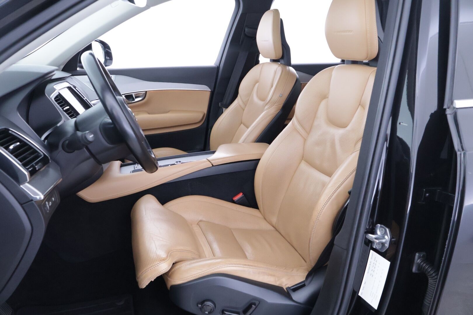 Volvo XC90 2016 T8 Twin Engine AWD Inscription aut - *Bowers & Wilkins / 7.p / Panoraama / HUD / 360° Kamera / Vetokoukku /  Pilot-assist / Webasto / Ilma-Jousitus *