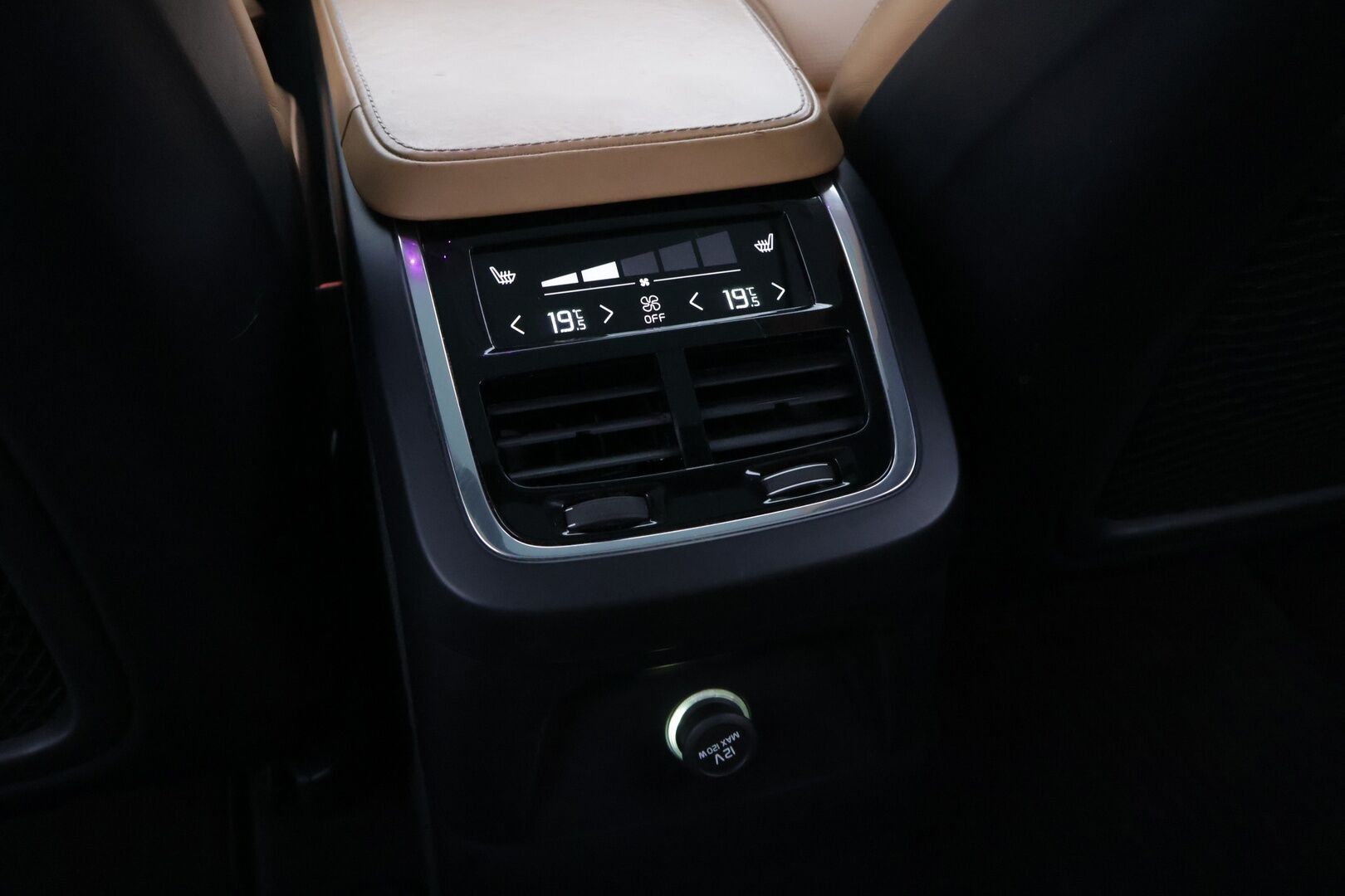 Volvo XC90 2016 T8 Twin Engine AWD Inscription aut - *Bowers & Wilkins / 7.p / Panoraama / HUD / 360° Kamera / Vetokoukku /  Pilot-assist / Webasto / Ilma-Jousitus *