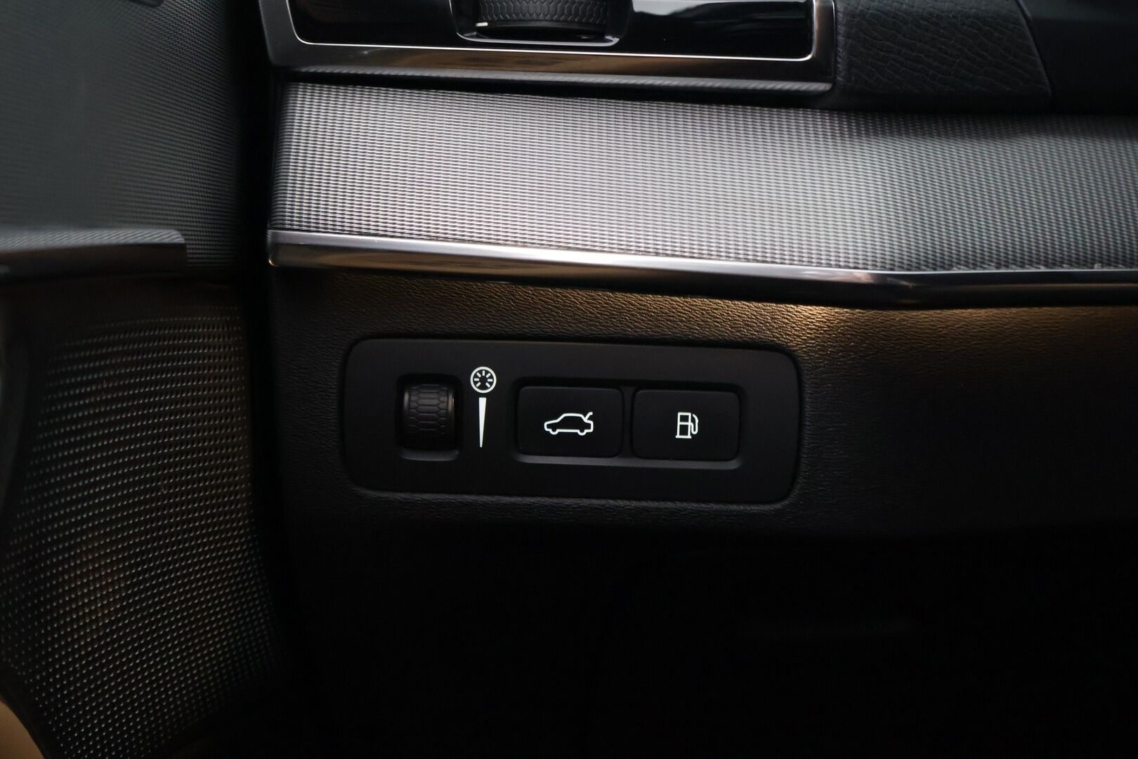 Volvo XC90 2016 T8 Twin Engine AWD Inscription aut - *Bowers & Wilkins / 7.p / Panoraama / HUD / 360° Kamera / Vetokoukku /  Pilot-assist / Webasto / Ilma-Jousitus *