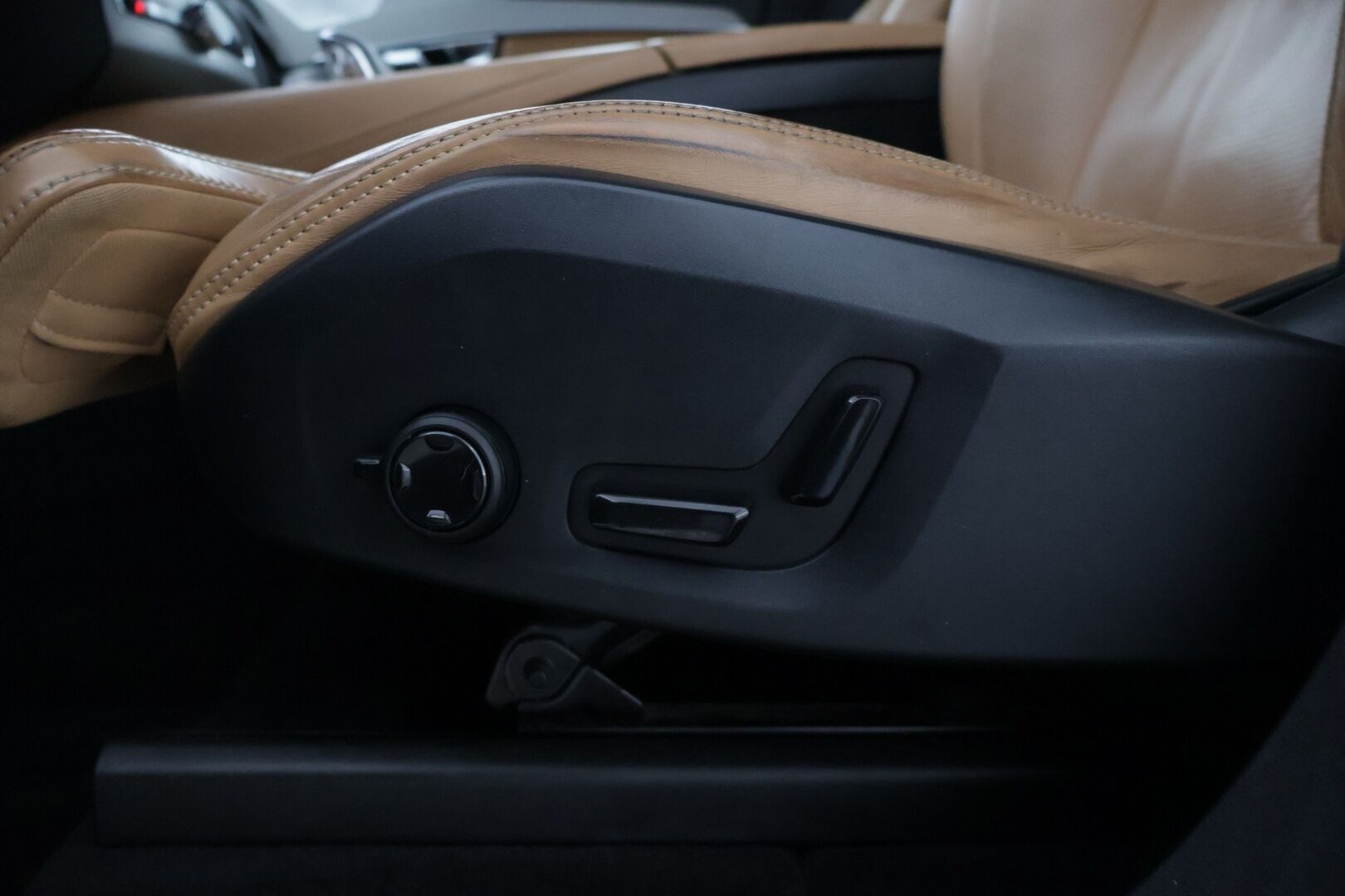 Volvo XC90 2016 T8 Twin Engine AWD Inscription aut * Bowers & Wilkins / 7.p / Panoraama / HUD / 360° Kamera / Vetokoukku /  Pilot-assist / Webasto * - * Ilmajousitus / Upea sisusta! *