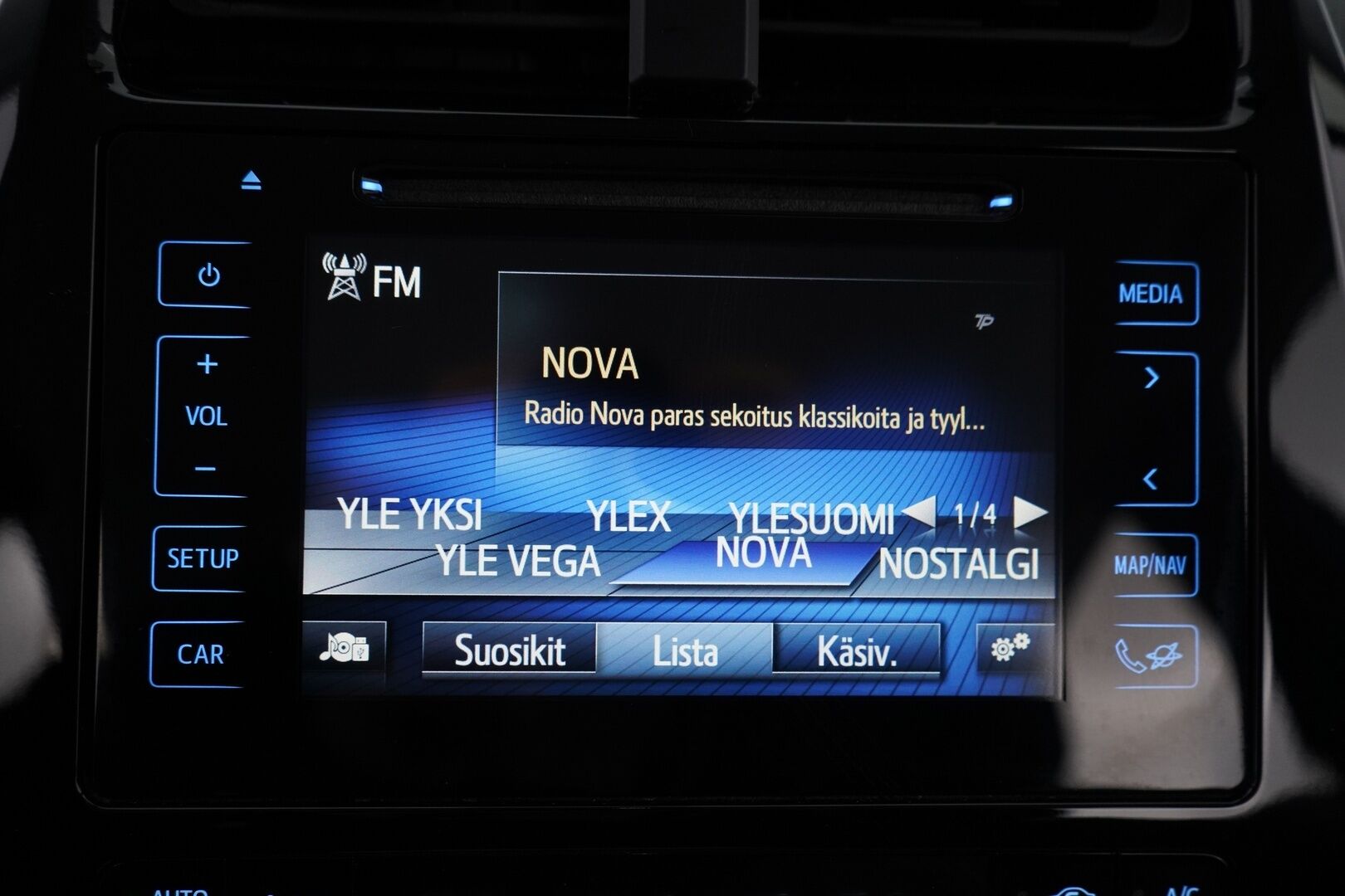 Toyota Prius 2016 Active * HUD / Kamera / Lohkolämmitin / Navi / Blis / Keyless Go * - Suomi- auto / Kahdet OEM vanteet / Viimeisin huolto 12/2025 / Juuri katsastettu