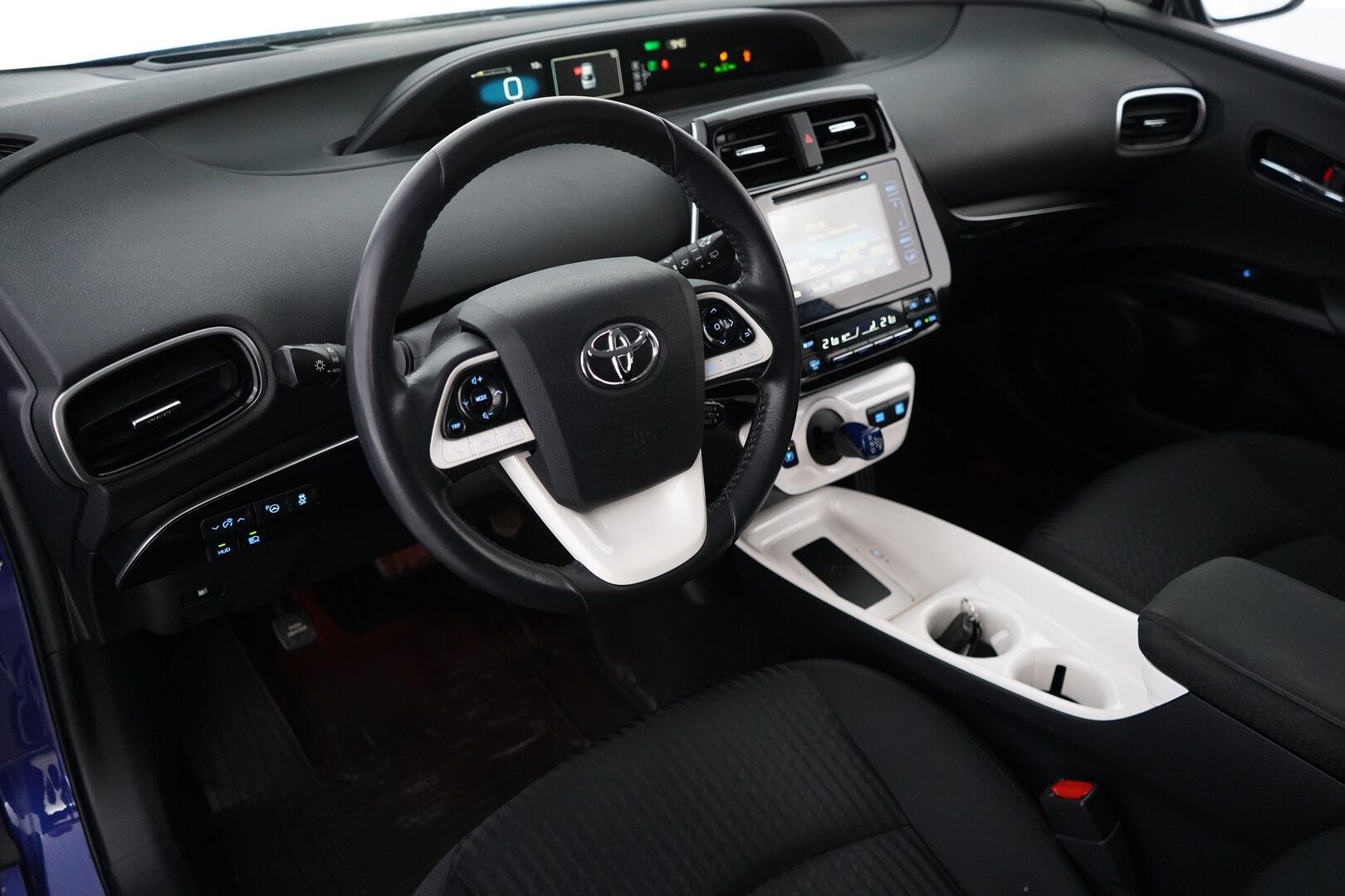 Toyota Prius 2016 Active * HUD / Kamera / Lohkolämmitin / Navi / Blis / Keyless Go * - Suomi- auto / Kahdet OEM vanteet / Viimeisin huolto 12/2025 / Juuri katsastettu