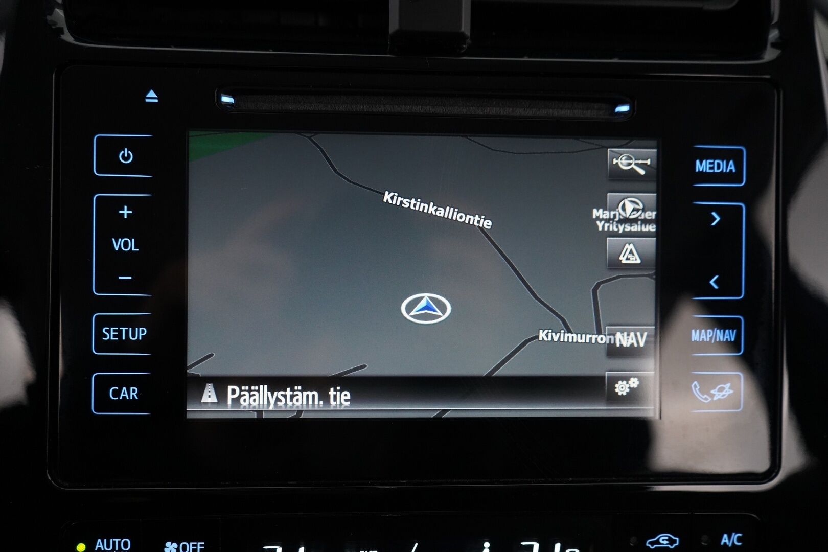 Toyota Prius 2016 Active * HUD / Kamera / Lohkolämmitin / Navi / Blis / Keyless Go * - Suomi- auto / Kahdet OEM vanteet / Viimeisin huolto 12/2025 / Juuri katsastettu