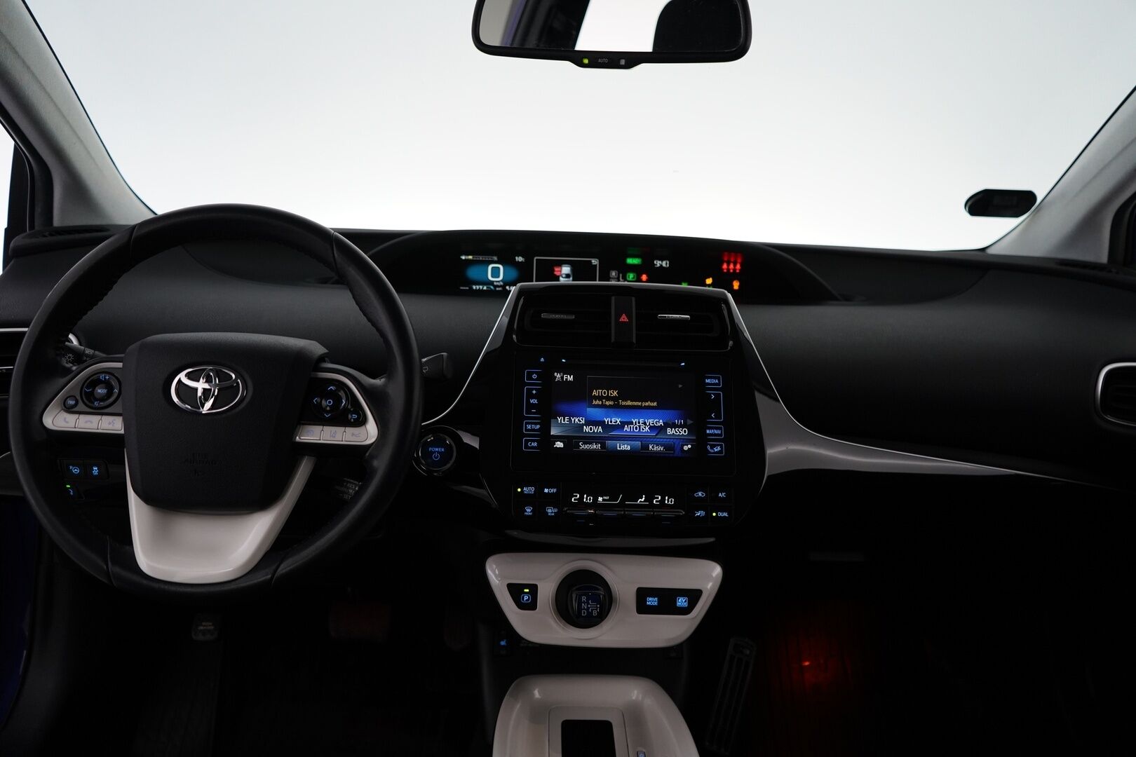 Toyota Prius 2016 Active * HUD / Kamera / Lohkolämmitin / Navi / Blis / Keyless Go * - Suomi- auto / Kahdet OEM vanteet / Viimeisin huolto 12/2025 / Juuri katsastettu