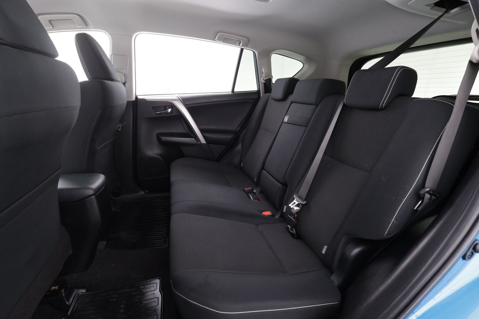 Toyota RAV4 2016 2,5 Hybrid FWD Active * ACC / LED / P.Kamera / Kaistavahti / Navi / Keyless * - Suomi-auto / Merkkihuollot / Kahdet renkaat aluvanteilla - HULLUT AVAJAISHULINAT KORKOTARJOUS 3,29 %