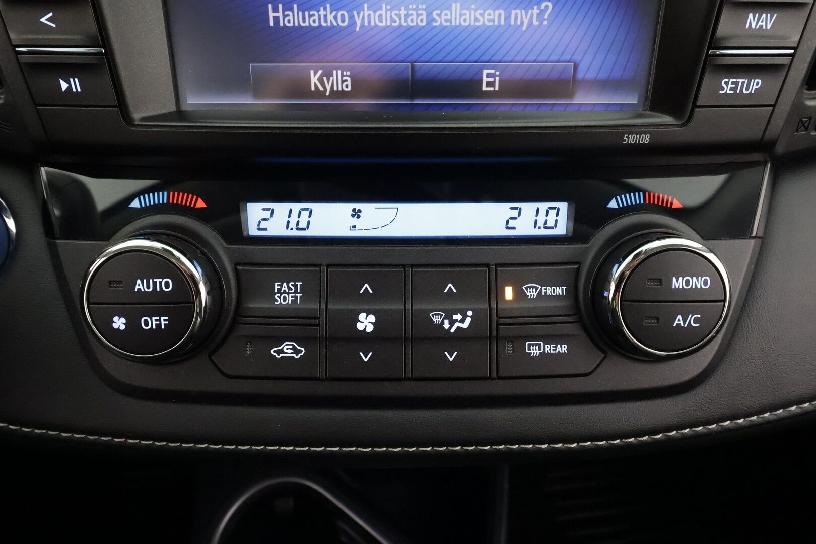Toyota RAV4 2016 2,5 Hybrid FWD Active * ACC / LED / P.Kamera / Kaistavahti / Navi / Keyless * - Suomi-auto / Merkkihuollot / Kahdet renkaat aluvanteilla - HULLUT AVAJAISHULINAT KORKOTARJOUS 3,29 %