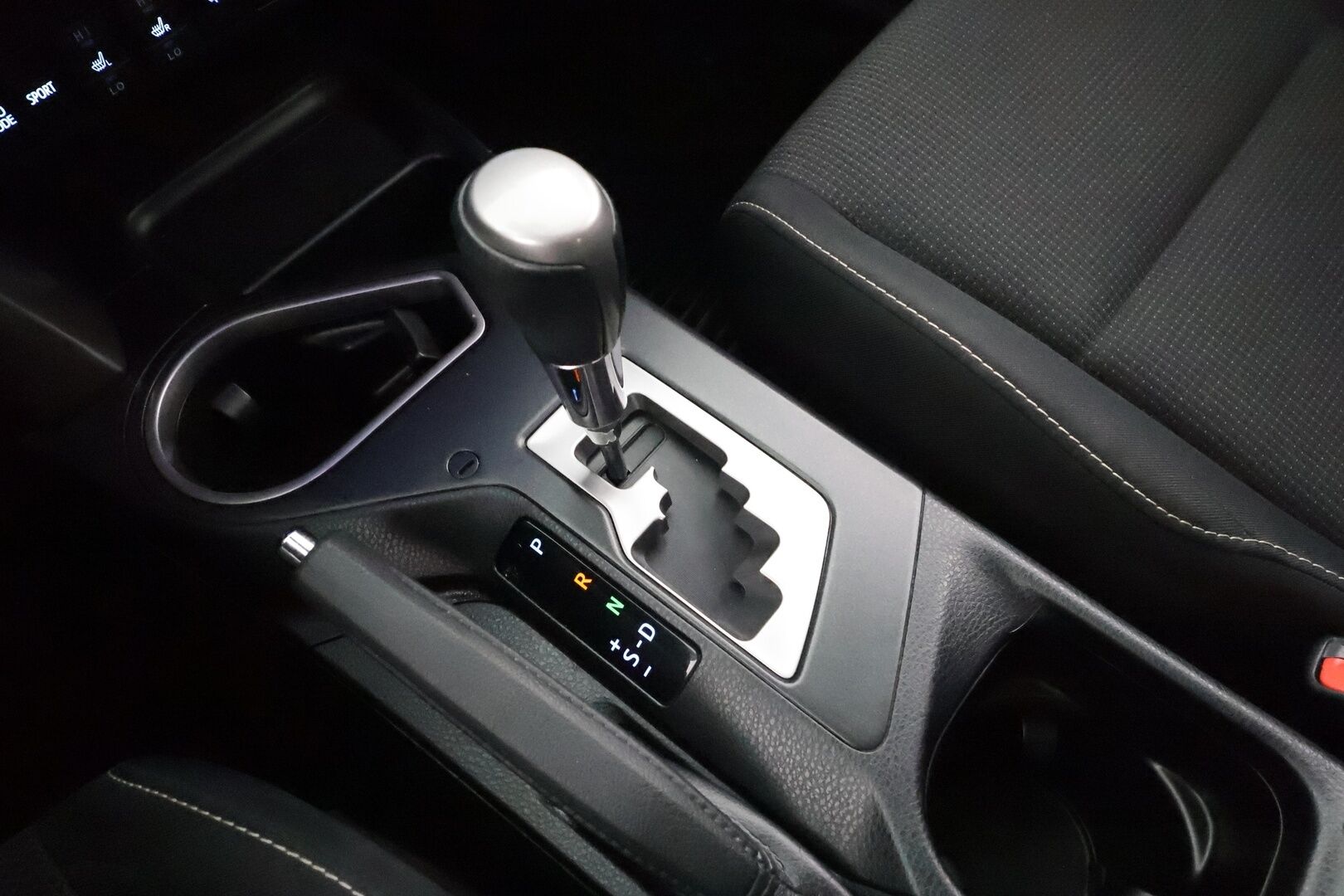 Toyota RAV4 2016 2,5 Hybrid FWD Active - ACC | LED | P.Kamera | Kaistavahti | Navi | Keyless | Suomi-auto | Merkkihuollot | Kahdet renkaat aluvanteilla 