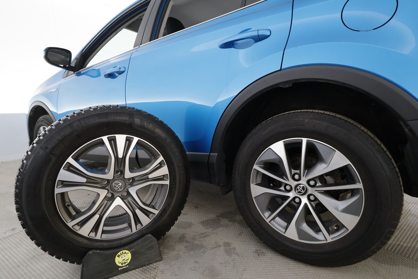 Toyota RAV4 2016 2,5 Hybrid FWD Active - ACC | LED | P.Kamera | Kaistavahti | Navi | Keyless | Suomi-auto | Merkkihuollot | Kahdet renkaat aluvanteilla 