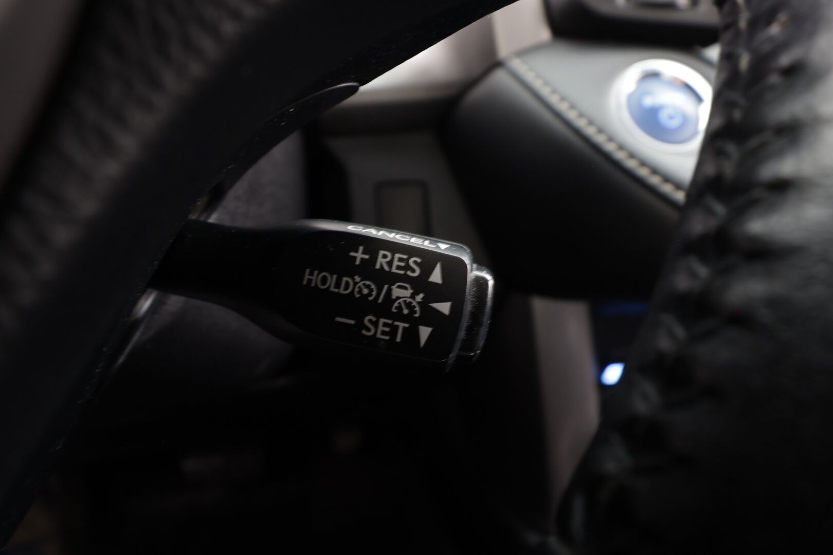 Toyota RAV4 2016 2,5 Hybrid FWD Active - ACC | LED | P.Kamera | Kaistavahti | Navi | Keyless | Suomi-auto | Merkkihuollot | Kahdet renkaat aluvanteilla 
