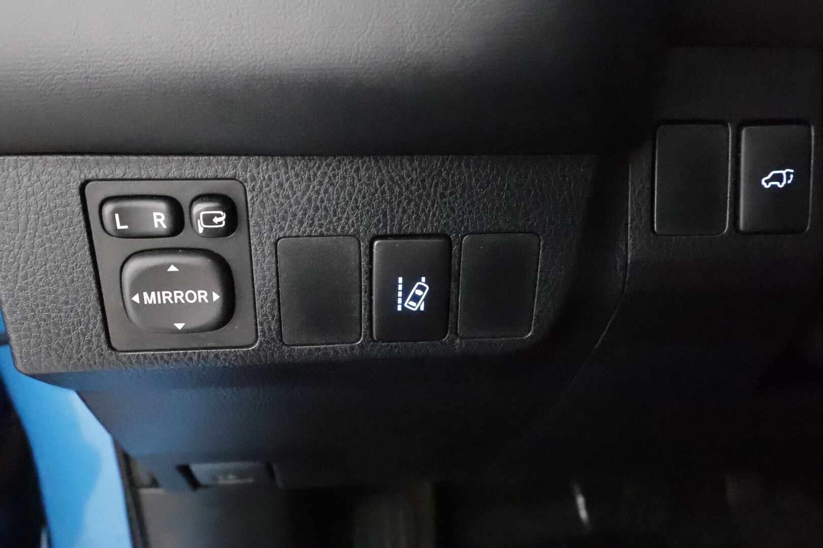 Toyota RAV4 2016 2,5 Hybrid FWD Active - ACC | LED | P.Kamera | Kaistavahti | Navi | Keyless | Suomi-auto | Merkkihuollot | Kahdet renkaat aluvanteilla 