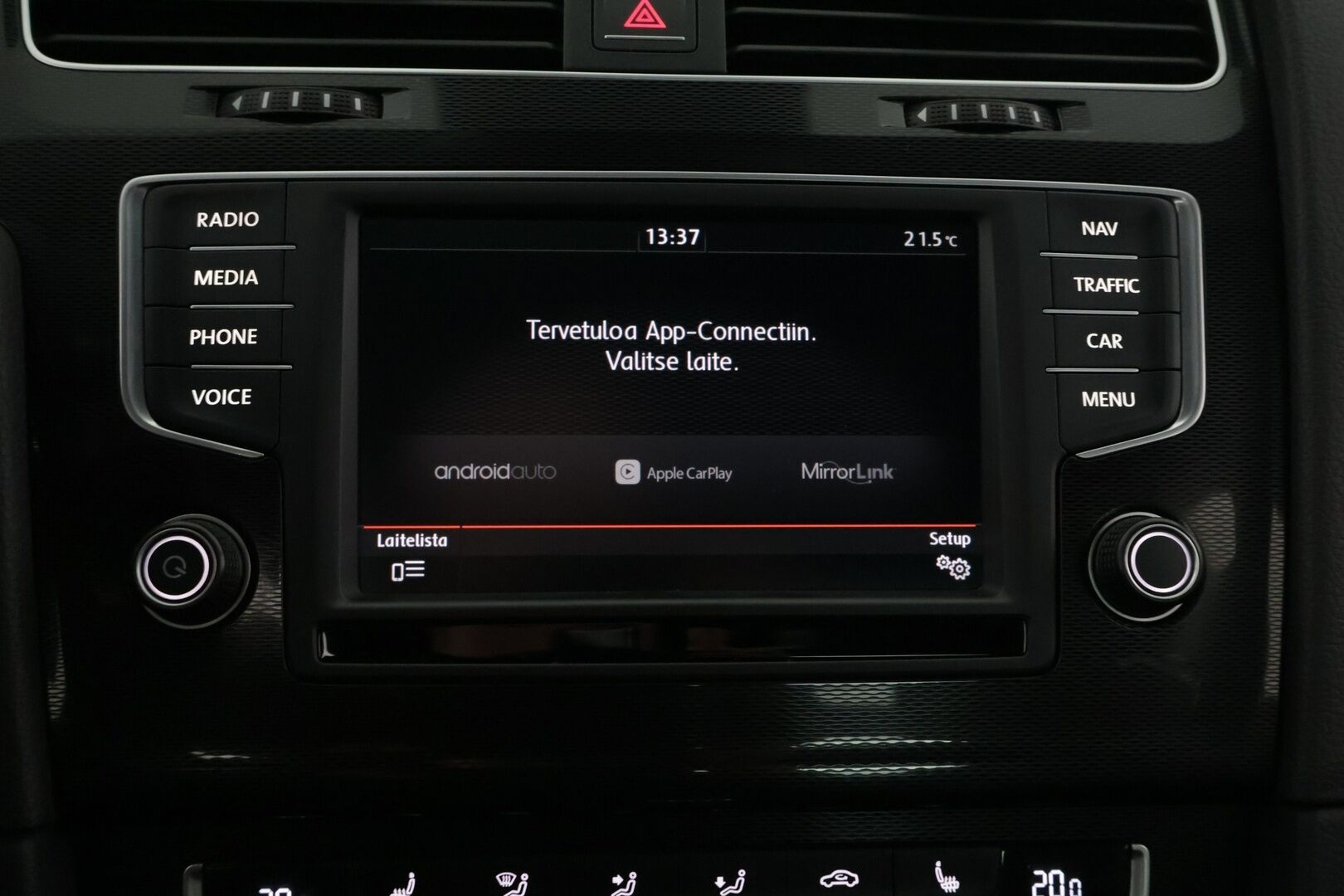 Volkswagen Golf 2016 GTE Plug-In Hybrid 150 kW (204 hv) DSG-automaatti */ 2.om Suomi-auto / Adapt. vakkari / Webasto / Navi / Carplay / 2x renkaat /* - Särmä historia / Kattavat varusteet / 2x renkaat