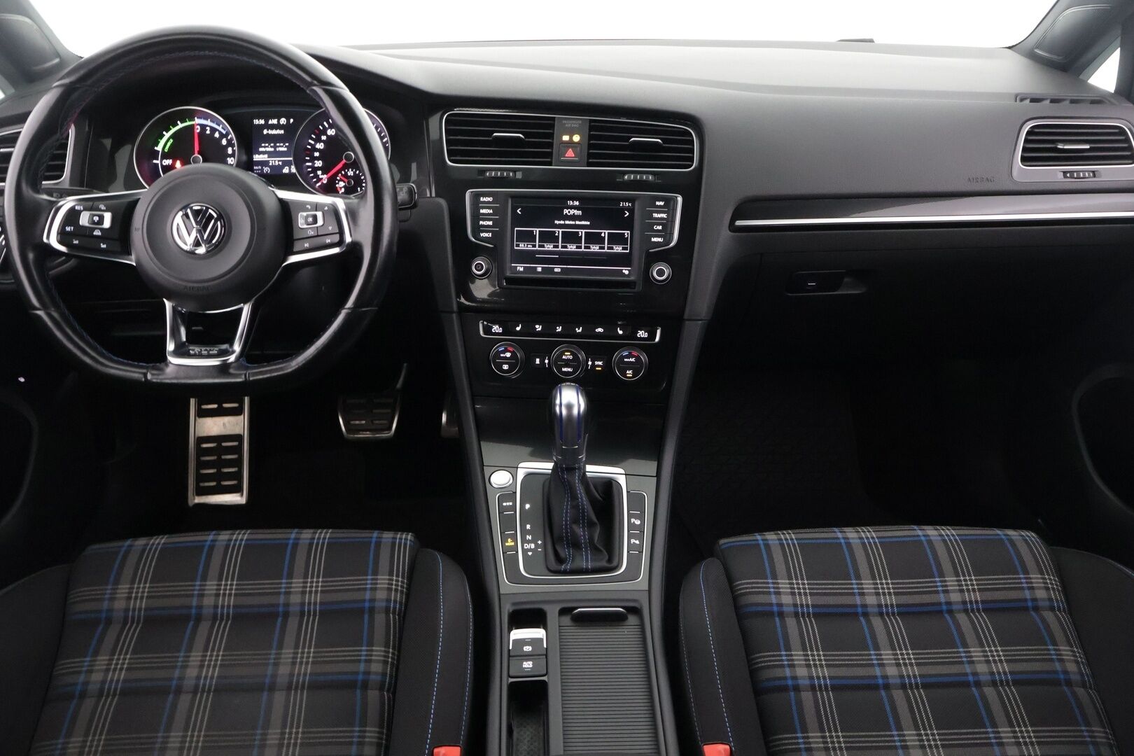 Volkswagen Golf 2016 GTE Plug-In Hybrid 150 kW (204 hv) DSG-automaatti */ 2.om Suomi-auto / Adapt. vakkari / Webasto / Navi / Carplay / 2x renkaat /* - Särmä historia / Kattavat varusteet / 2x renkaat