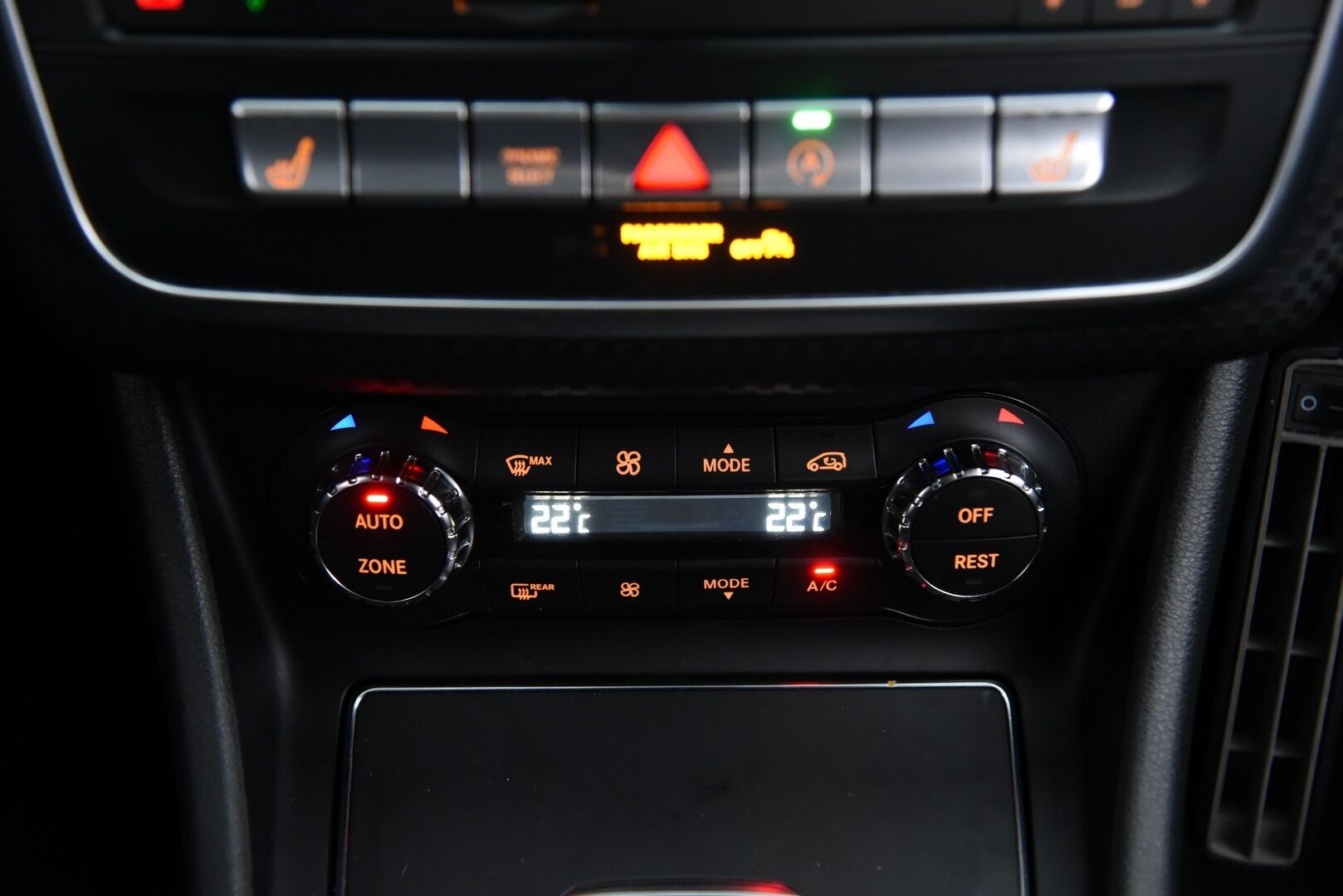 Mercedes-Benz A 2016 180 d A Premium Business / P-Kamera / LED-Ajovalot / Lohko + Sisätilanlämmitin - Siistikuntoinen Suomi-Auto hyvällä huoltohistorialla! - HULLUT JOULUT KORKOTARJOUS 2,49% 