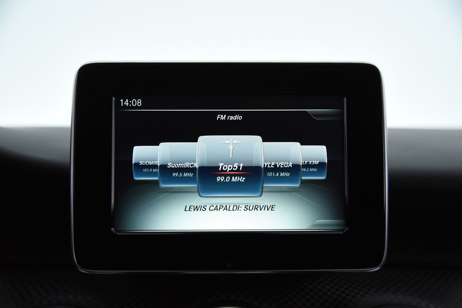 Mercedes-Benz A 2016 180 d A Premium Business / P-Kamera / LED-Ajovalot / Lohko + Sisätilanlämmitin - Siistikuntoinen Suomi-Auto hyvällä huoltohistorialla!