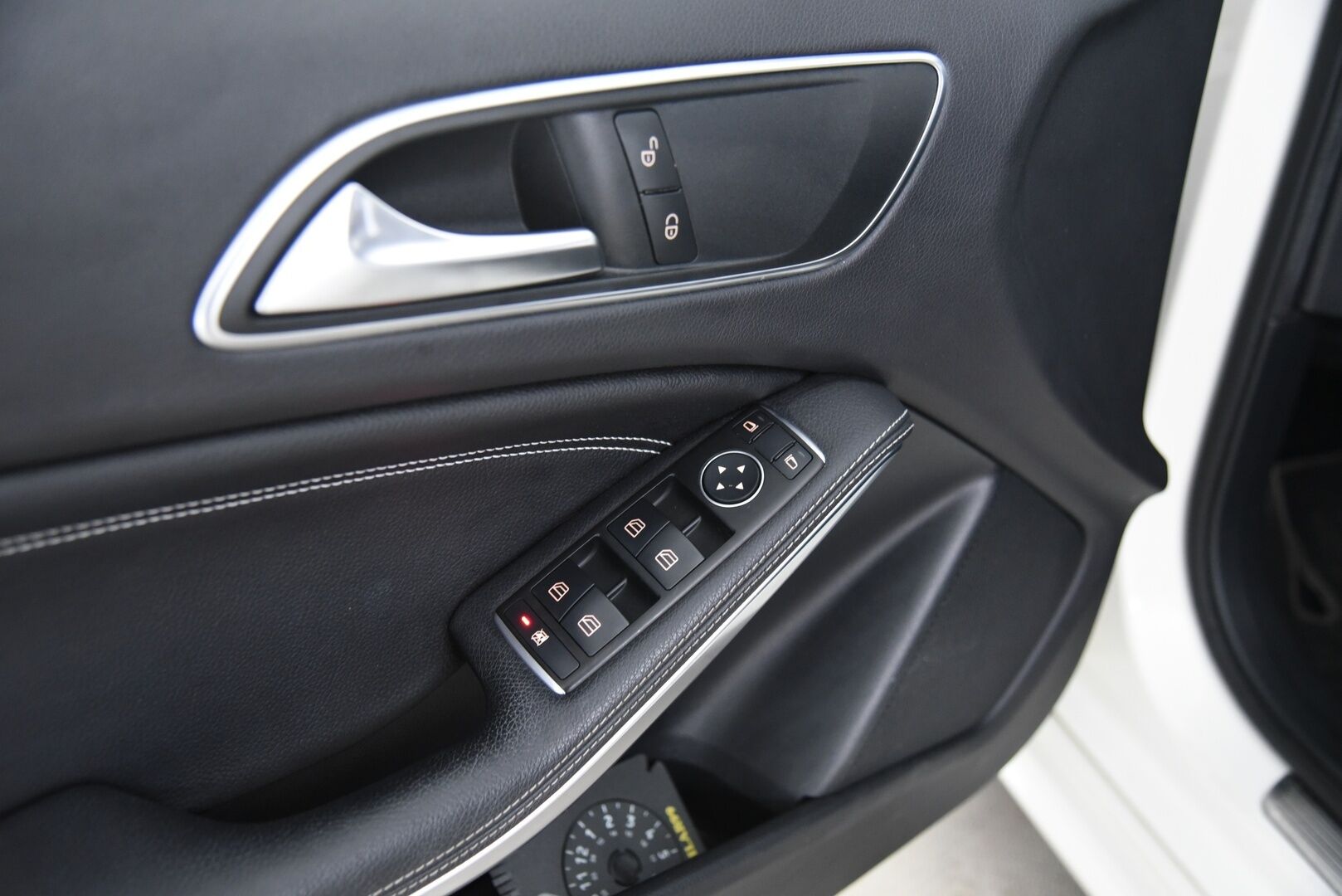 Mercedes-Benz A 2016 180 d A Premium Business / P-Kamera / LED-Ajovalot / Lohko + Sisätilanlämmitin - Siistikuntoinen Suomi-Auto hyvällä huoltohistorialla!