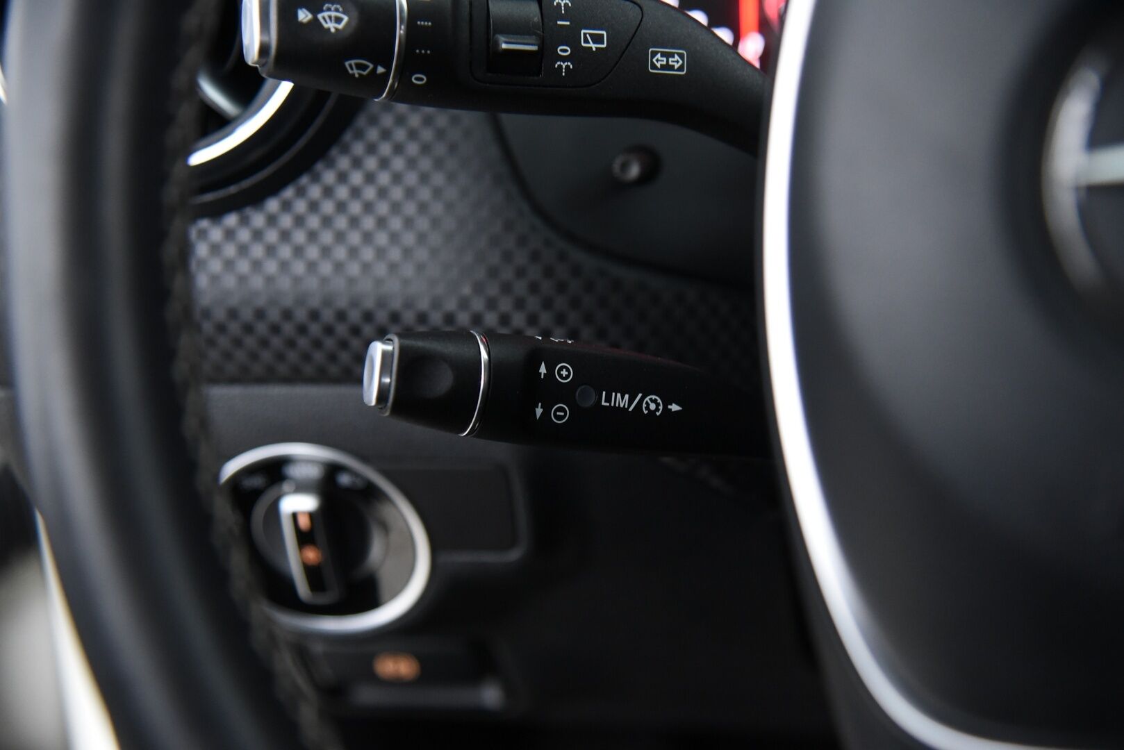 Mercedes-Benz A 2016 180 d A Premium Business / P-Kamera / LED-Ajovalot / Lohko + Sisätilanlämmitin - Siistikuntoinen Suomi-Auto hyvällä huoltohistorialla! - HULLUT JOULUT KORKOTARJOUS 2,49% 