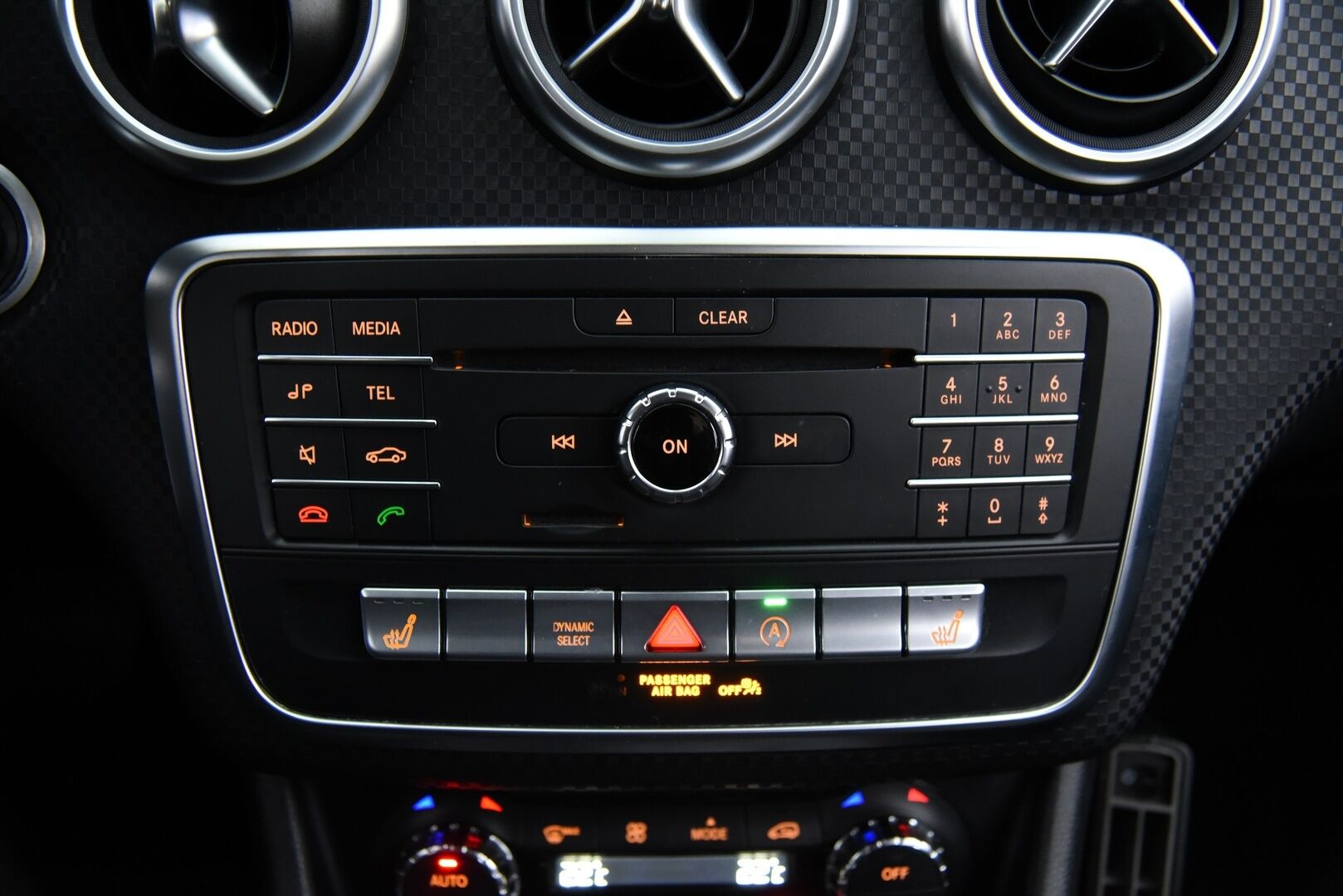 Mercedes-Benz A 2016 180 d A Premium Business / P-Kamera / LED-Ajovalot / Lohko + Sisätilanlämmitin - Siistikuntoinen Suomi-Auto hyvällä huoltohistorialla! - HULLUT JOULUT KORKOTARJOUS 2,49% 