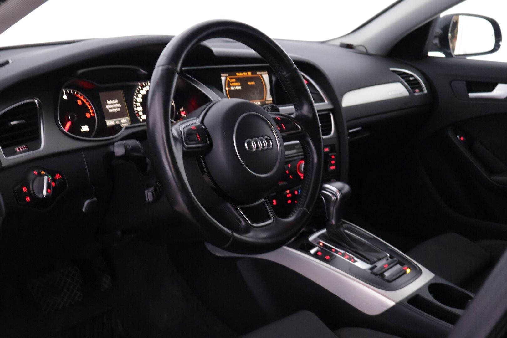 Audi A4 2012 Avant Farmari- Myynnissä Huutokaupat.com:issa