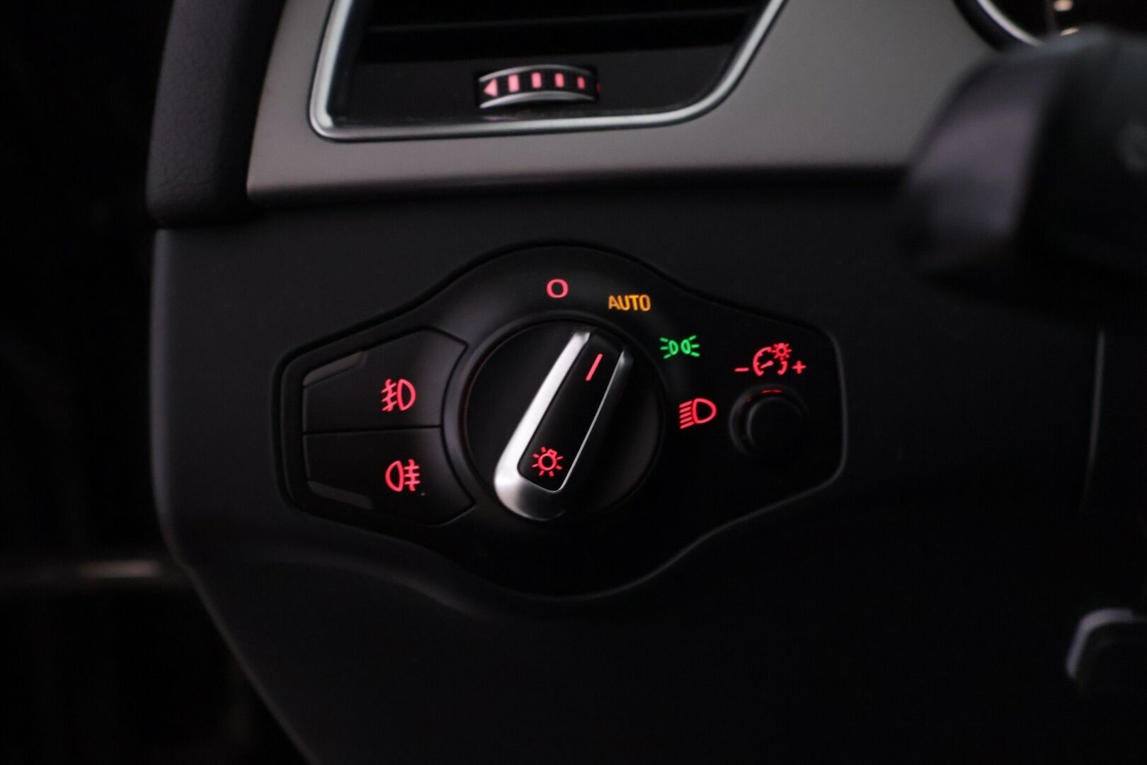 Audi A4 2012 Avant Farmari- Myynnissä Huutokaupat.com:issa