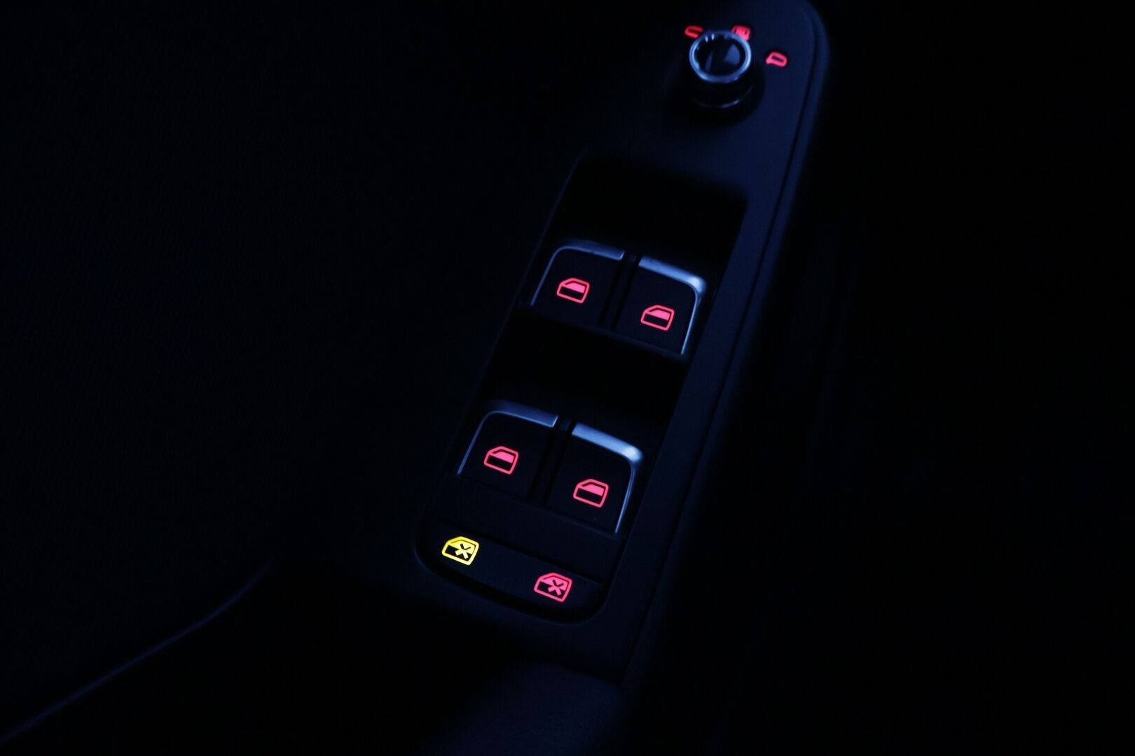 Audi A4 2012 Avant Farmari- Myynnissä Huutokaupat.com:issa