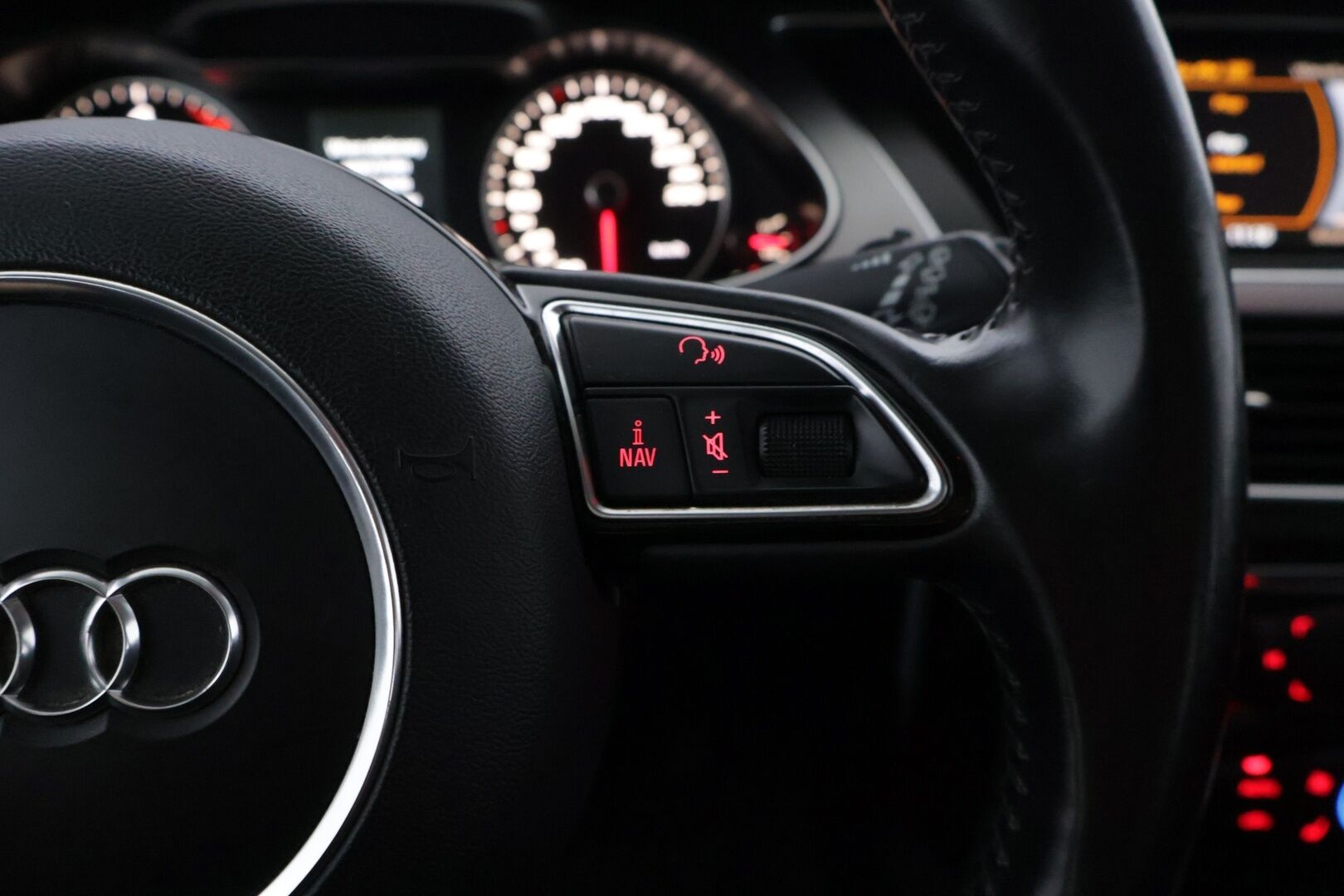 Audi A4 2012 Avant Farmari- Myynnissä Huutokaupat.com:issa
