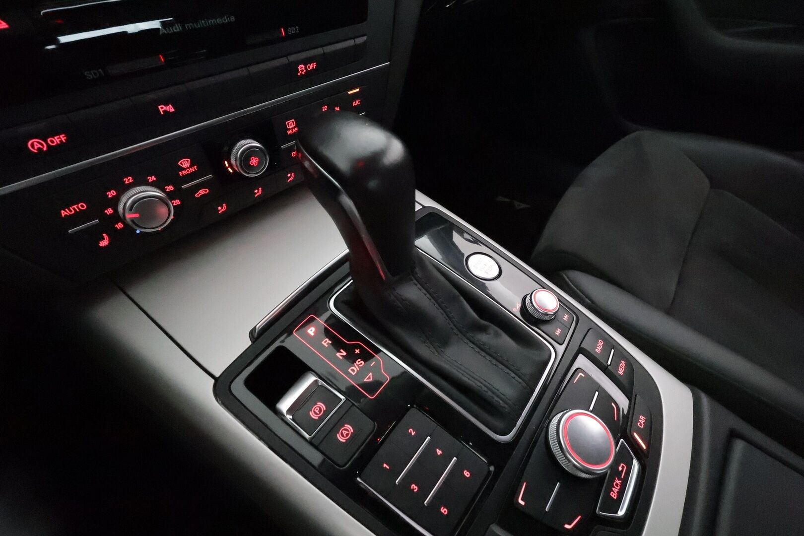 Audi A6 2016 Avant Land of quattro Edition 2,0 TDI 140 kW quattro S tronic **Xenon / Sporttipenkit / Vakkari / Koukku / P.Tutkat** - Suomi-auto / Kahdet Renkaat