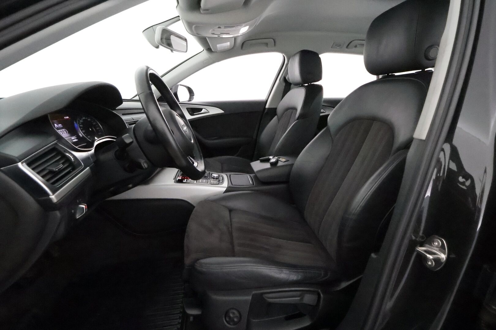 Audi A6 2016 Avant Land of quattro Edition 2,0 TDI 140 kW quattro S tronic **Xenon / Sporttipenkit / Vakkari / Koukku / P.Tutkat** - Suomi-auto / Kahdet Renkaat