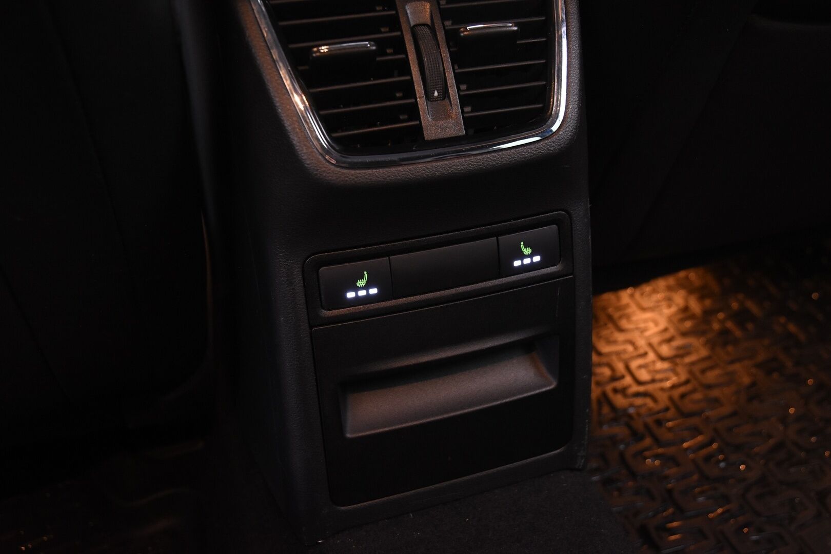 Skoda Octavia 2016 Combi 2,0 TSI RS DSG Autom. * Hifit / ACC / Vetokoukku / Webasto / Läm. Tuulilasi / Keyless*