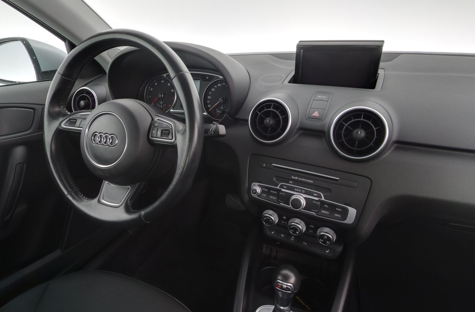 Audi A1 2016 Sportback Comfort 1,4 TFSI 92 kW S tronic */ Suomi-auto / Vakkari / Bluetooth / 2x merkkirenkaat /* - */ Siisti yksilö / Matalat käyttökulut / Ilmainen kotiintoimitus