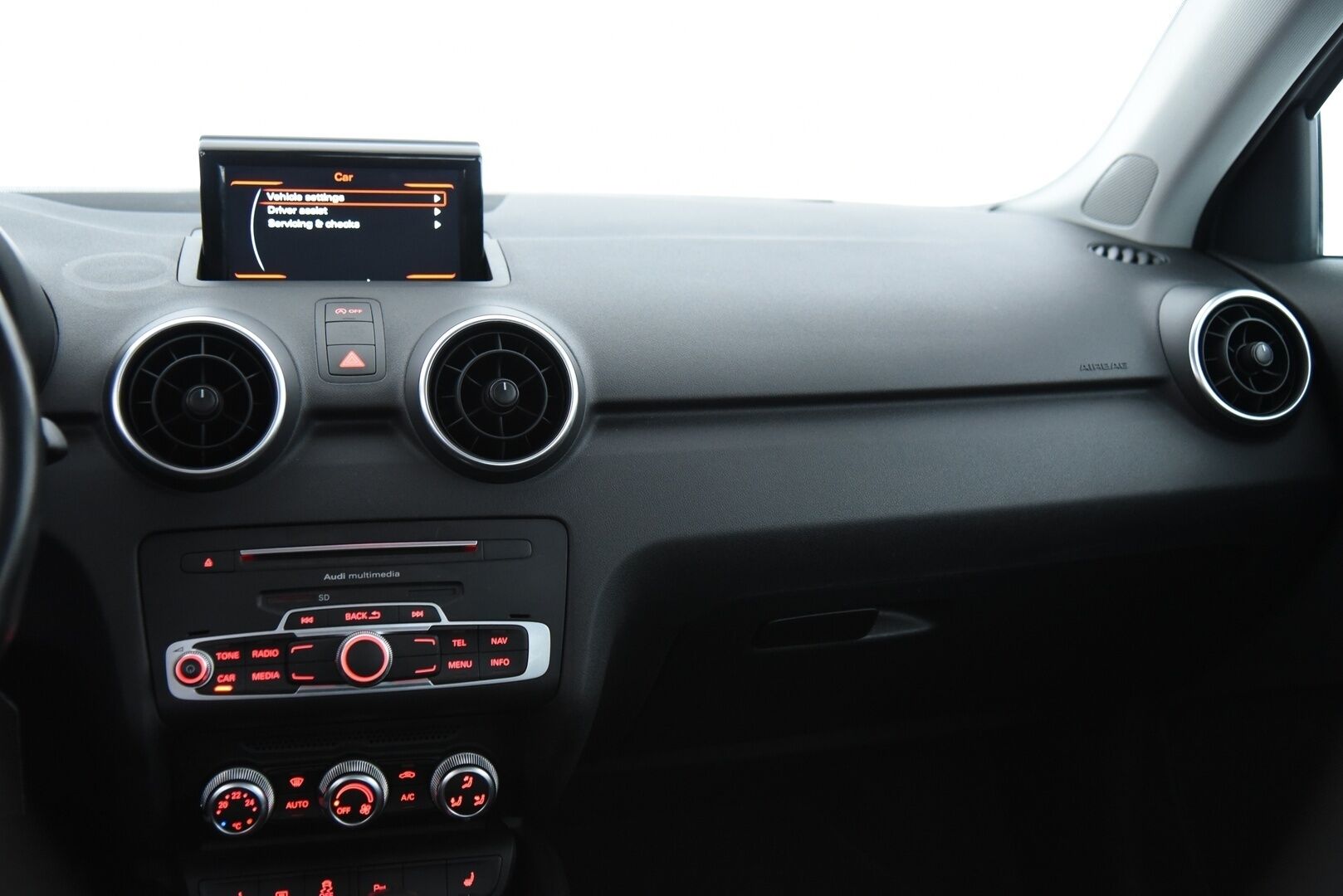 Audi A1 2016 Sportback Comfort 1,4 TFSI 92 kW S tronic - Suomi-auto / Vakionopeudensäädin / Peruutustutkat / Xenon / 2x renkaat / Metalliväri