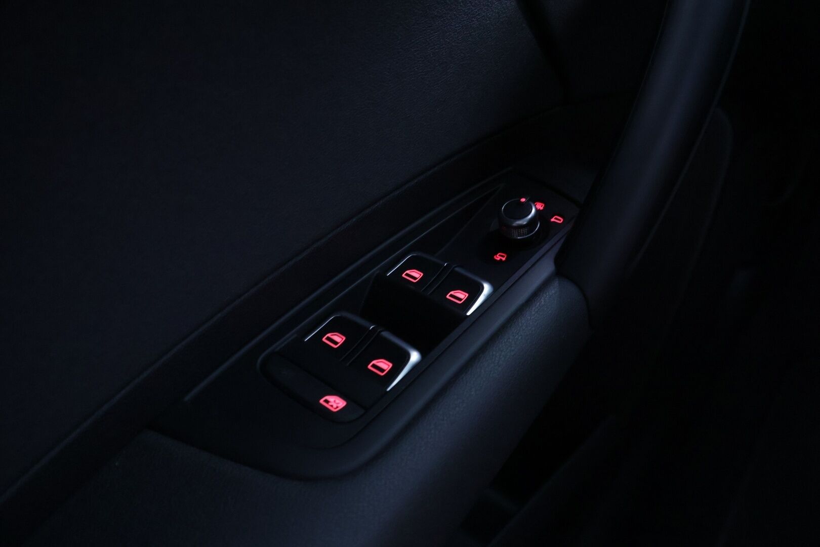 Audi A1 2016 Sportback Comfort 1,4 TFSI 92 kW S tronic */ Suomi-auto / Vakkari / Bluetooth / 2x merkkirenkaat /* - */ Siisti yksilö / Matalat käyttökulut / Ilmainen kotiintoimitus