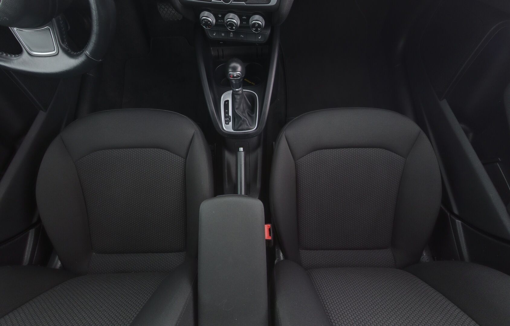 Audi A1 2016 Sportback Comfort 1,4 TFSI 92 kW S tronic */ Suomi-auto / Vakkari / Bluetooth / 2x merkkirenkaat /* - */ Siisti yksilö / Matalat käyttökulut / Ilmainen kotiintoimitus