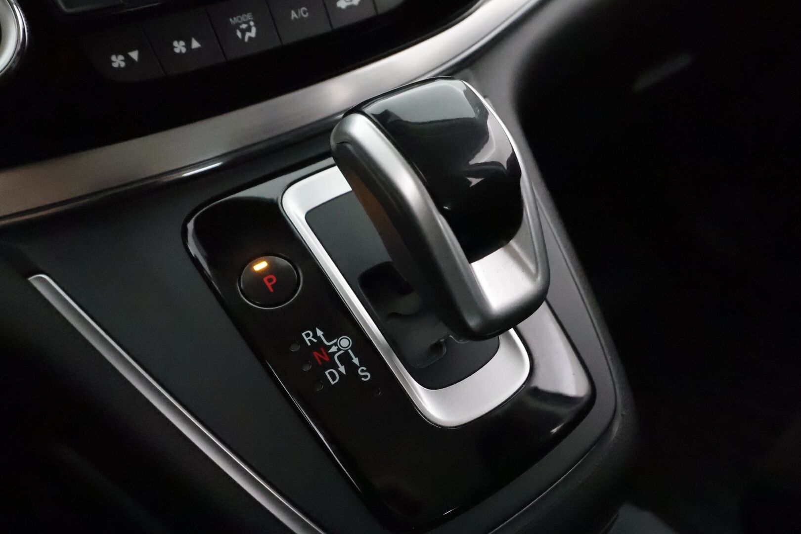 Honda CR-V 2017 1,6 Diesel Elegance Plus AT **Vakkari / Lohkolämmitin / P.kamera / Koukku** - Suomi-auto / Kahdet renkaat aluvanteilla