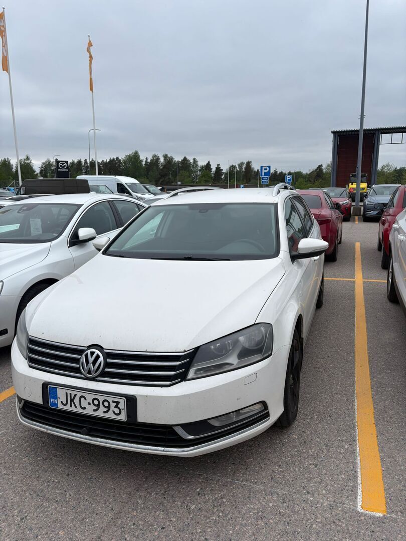 Volkswagen Passat 2013 PASSAT Farmari (AC) 4ov 1390cm3 A - Yritysoutlet - Myydään vain yrityksille | Vakkari | 2x Avain | Radio