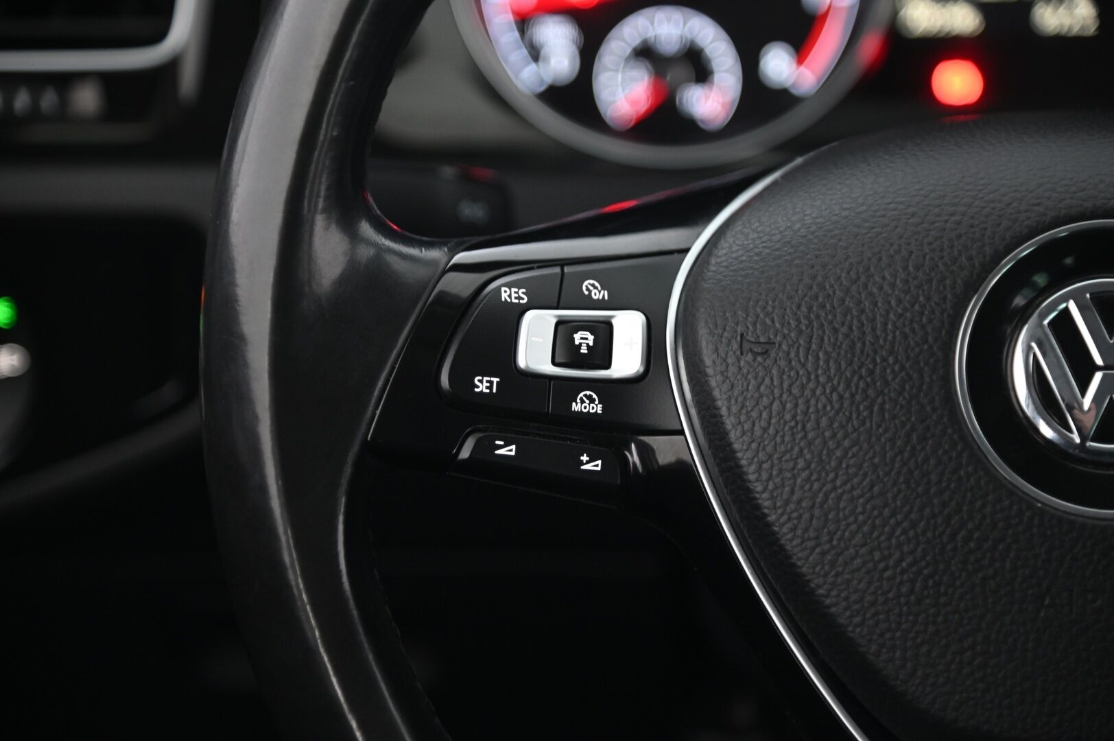 Volkswagen Golf 2017 Variant Allstar 1,4 TSI 110 kW (150 hv) DSG-automaatti * Webasto / Adapt.vakkari / Ratinlämmitin / Keyless * - Suomi-auto / 2x Avain / 2x Vanteet ja renkaat / 110kw - HULLU BLACKWEEK KORKOTARJOUS 2,49%