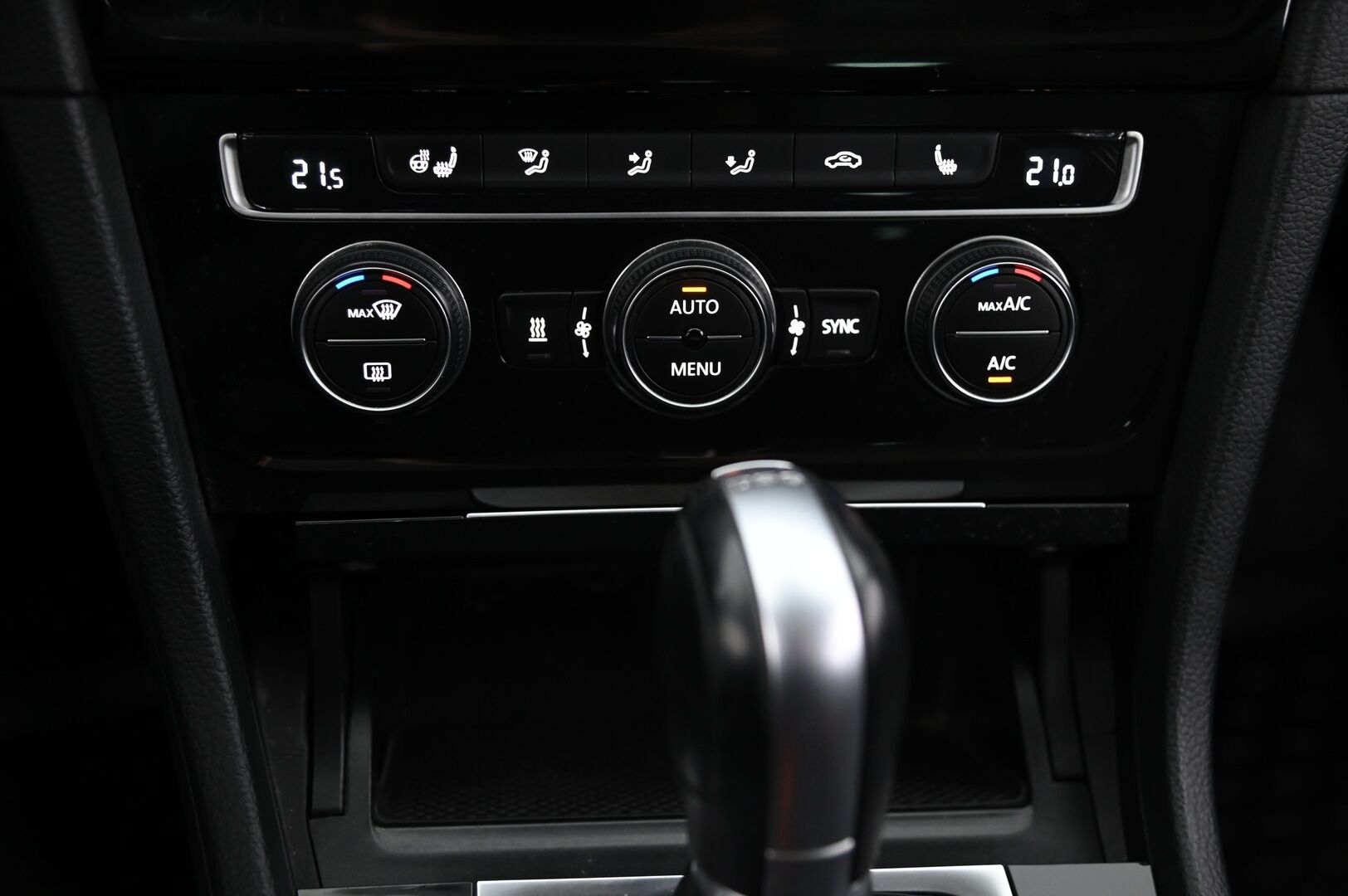 Volkswagen Golf 2017 Variant Allstar 1,4 TSI 110 kW (150 hv) DSG-automaatti * Webasto / Adapt.vakkari / Ratinlämmitin / Keyless * - Suomi-auto / 2x Avain / 2x Vanteet ja renkaat / 110kw - HULLU BLACKWEEK KORKOTARJOUS 2,49%